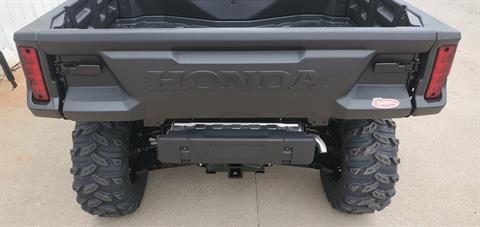 2023 Honda Pioneer 1000-6 Deluxe Crew in Chanute, Kansas - Photo 8