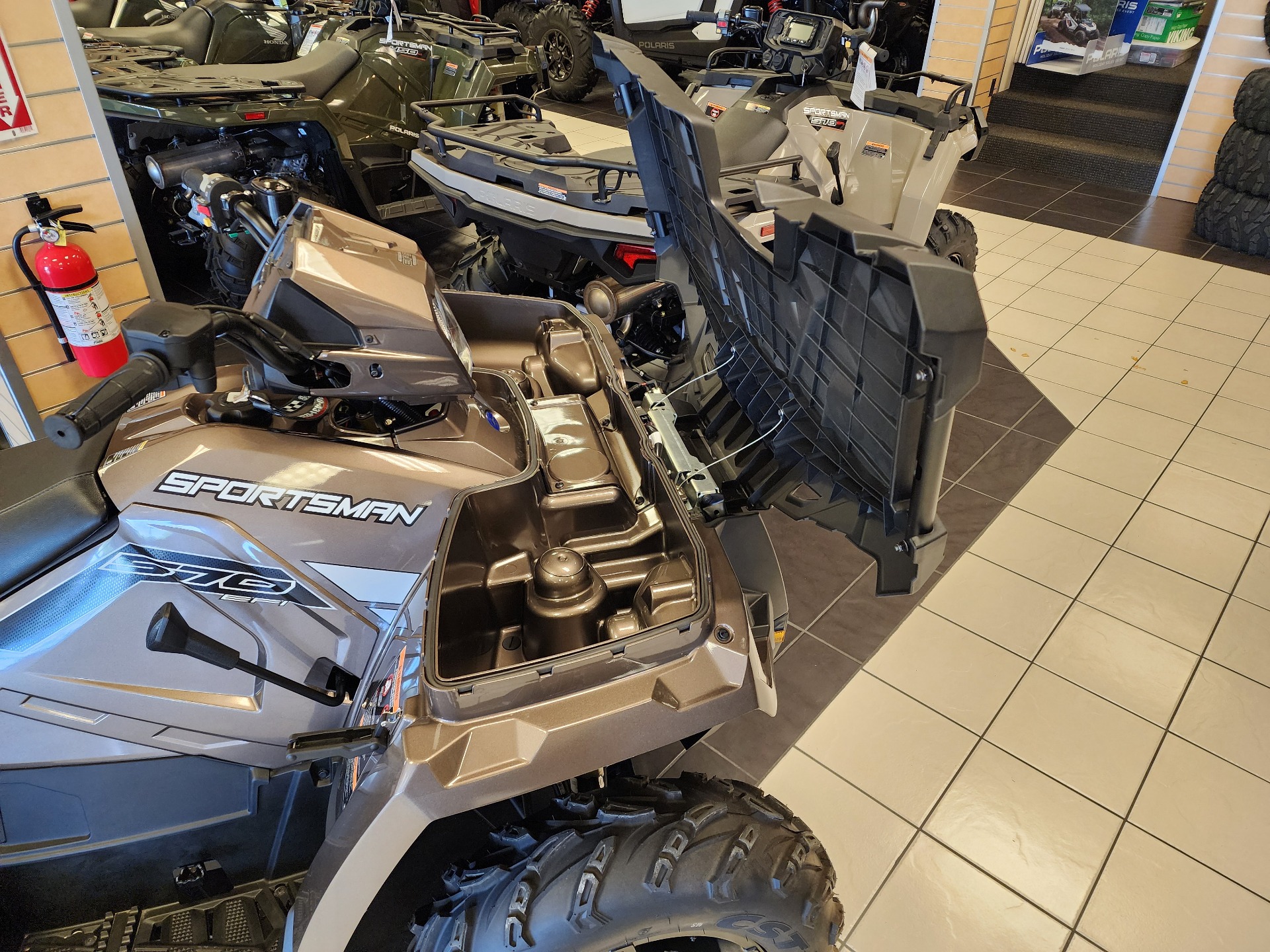 2024 Polaris Sportsman Touring 570 Premium in Chanute, Kansas - Photo 2