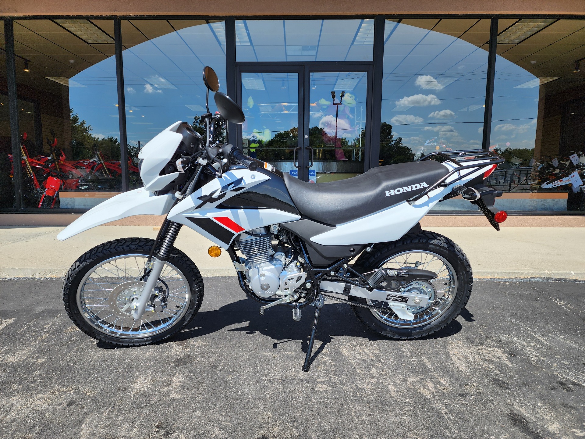 2024 Honda XR150L in Chanute, Kansas - Photo 2