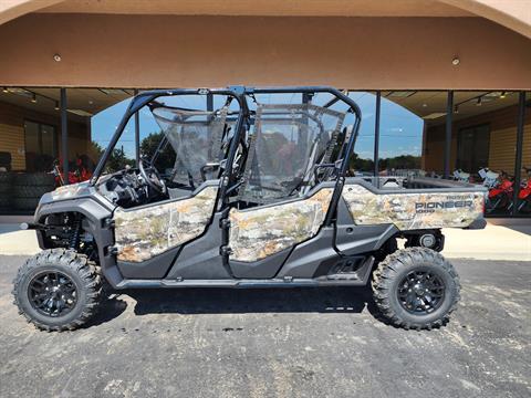 2024 Honda Pioneer 1000-6 Deluxe Crew in Chanute, Kansas - Photo 2