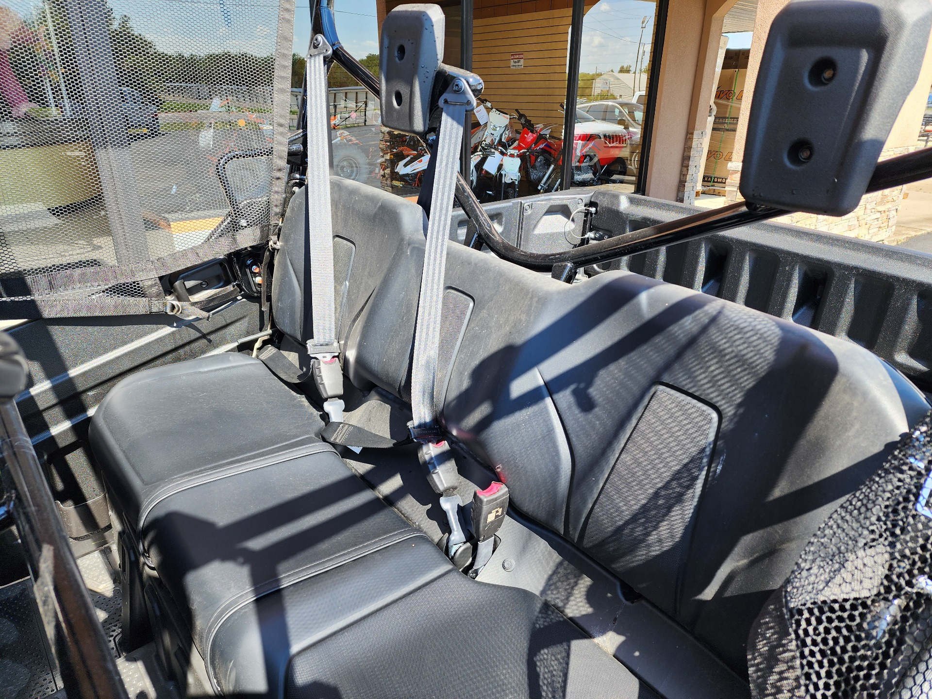 2024 Honda Pioneer 1000-6 Deluxe Crew in Chanute, Kansas - Photo 10