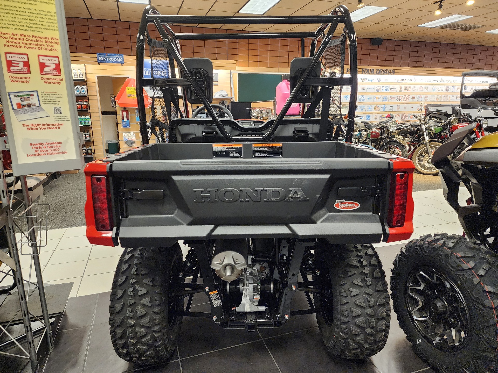 2025 Honda Pioneer 520 in Chanute, Kansas - Photo 5