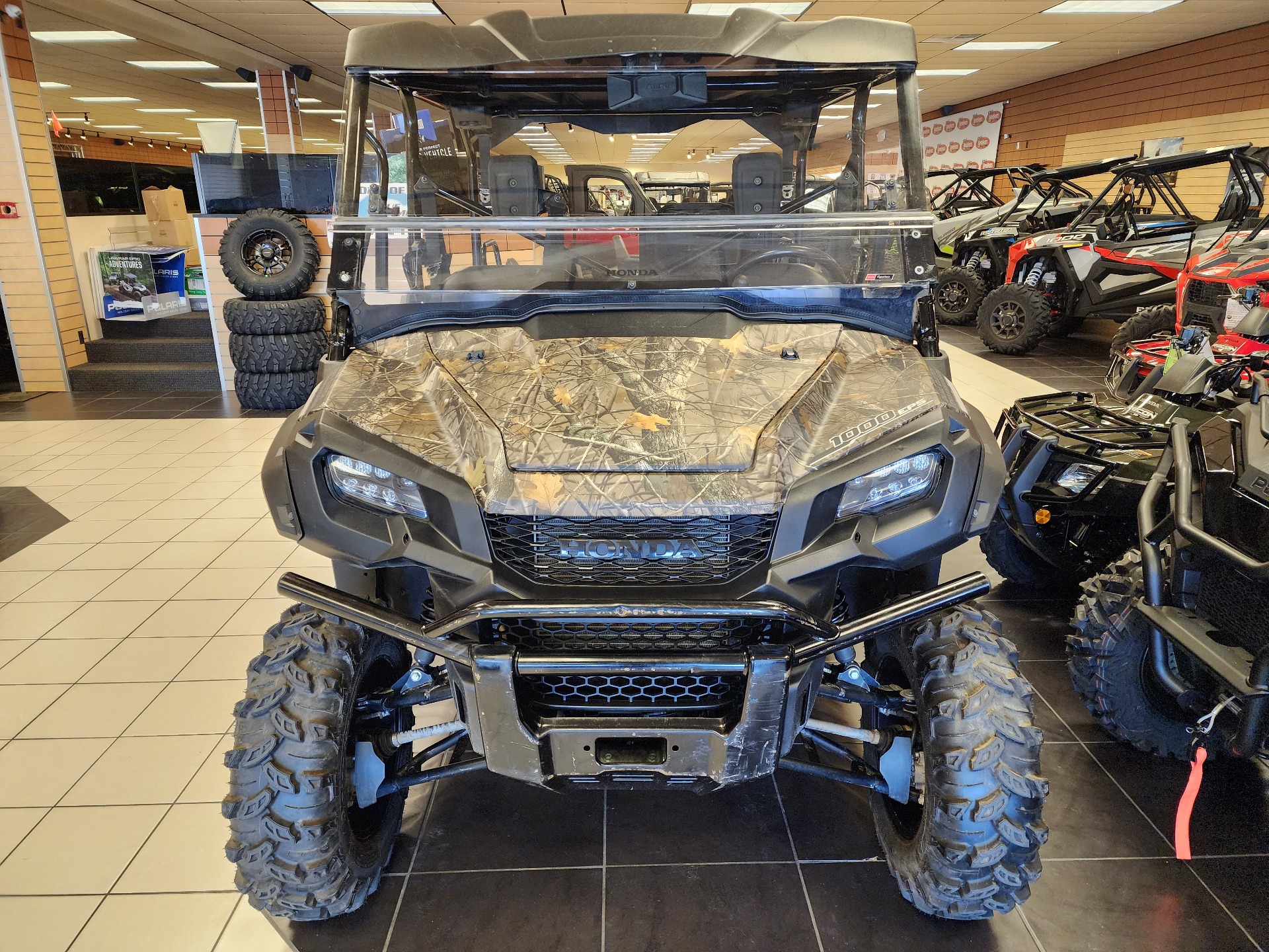 2021 Honda Pioneer 1000-5 Deluxe in Chanute, Kansas - Photo 2