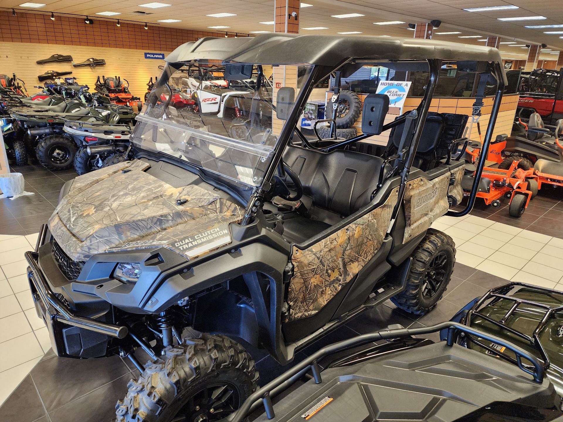 2021 Honda Pioneer 1000-5 Deluxe in Chanute, Kansas - Photo 4