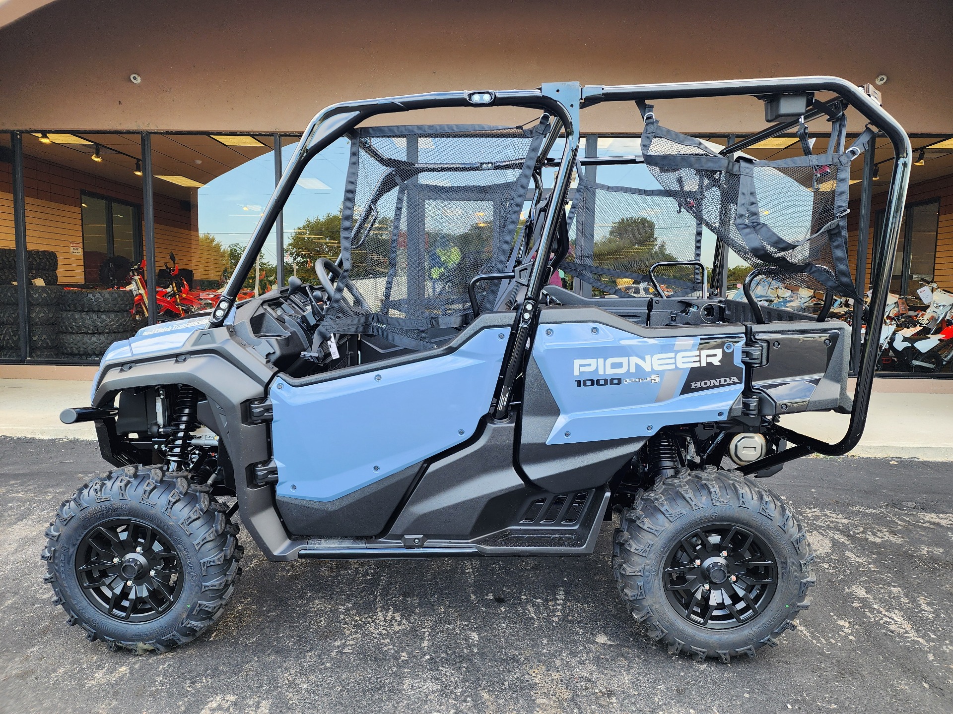 2024 Honda Pioneer 1000-5 Deluxe in Chanute, Kansas - Photo 2