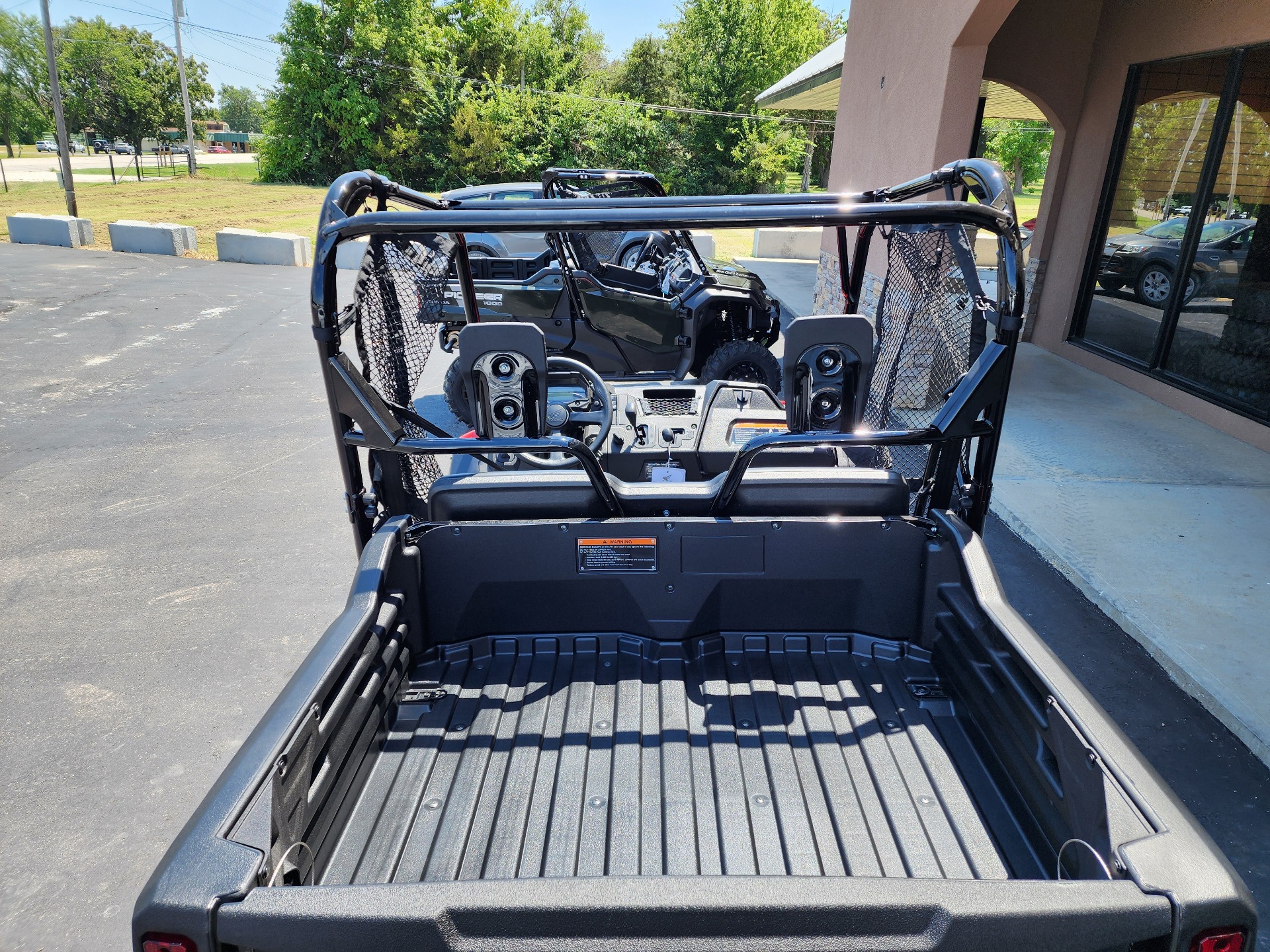 2025 Honda Pioneer 700 Deluxe in Chanute, Kansas - Photo 7