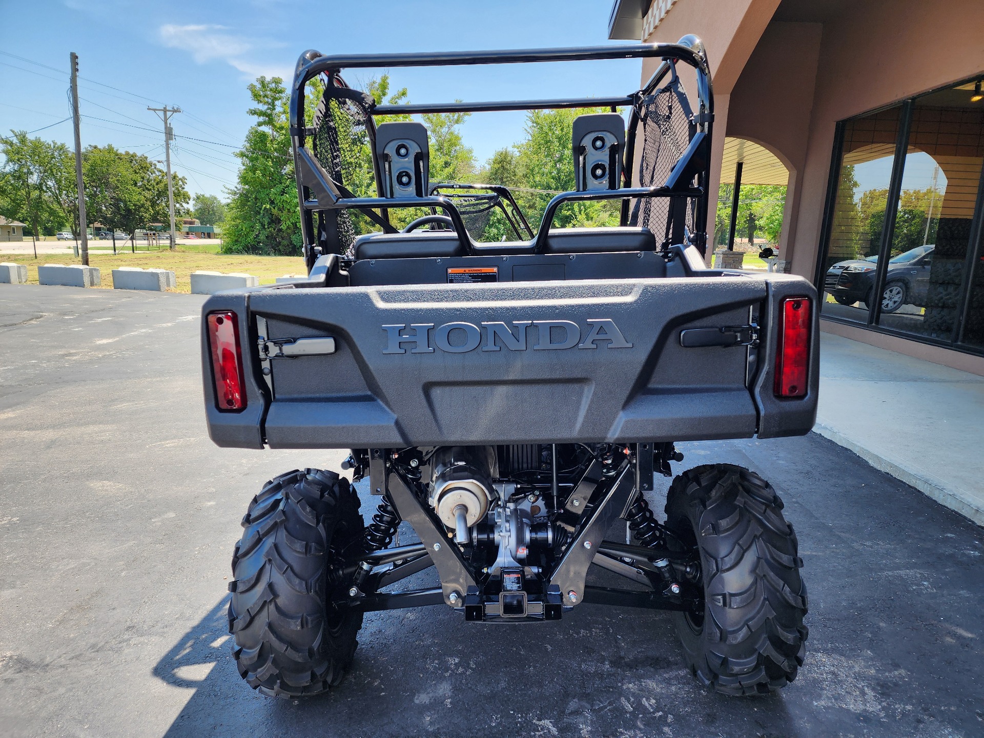 2025 Honda Pioneer 700 Deluxe in Chanute, Kansas - Photo 6