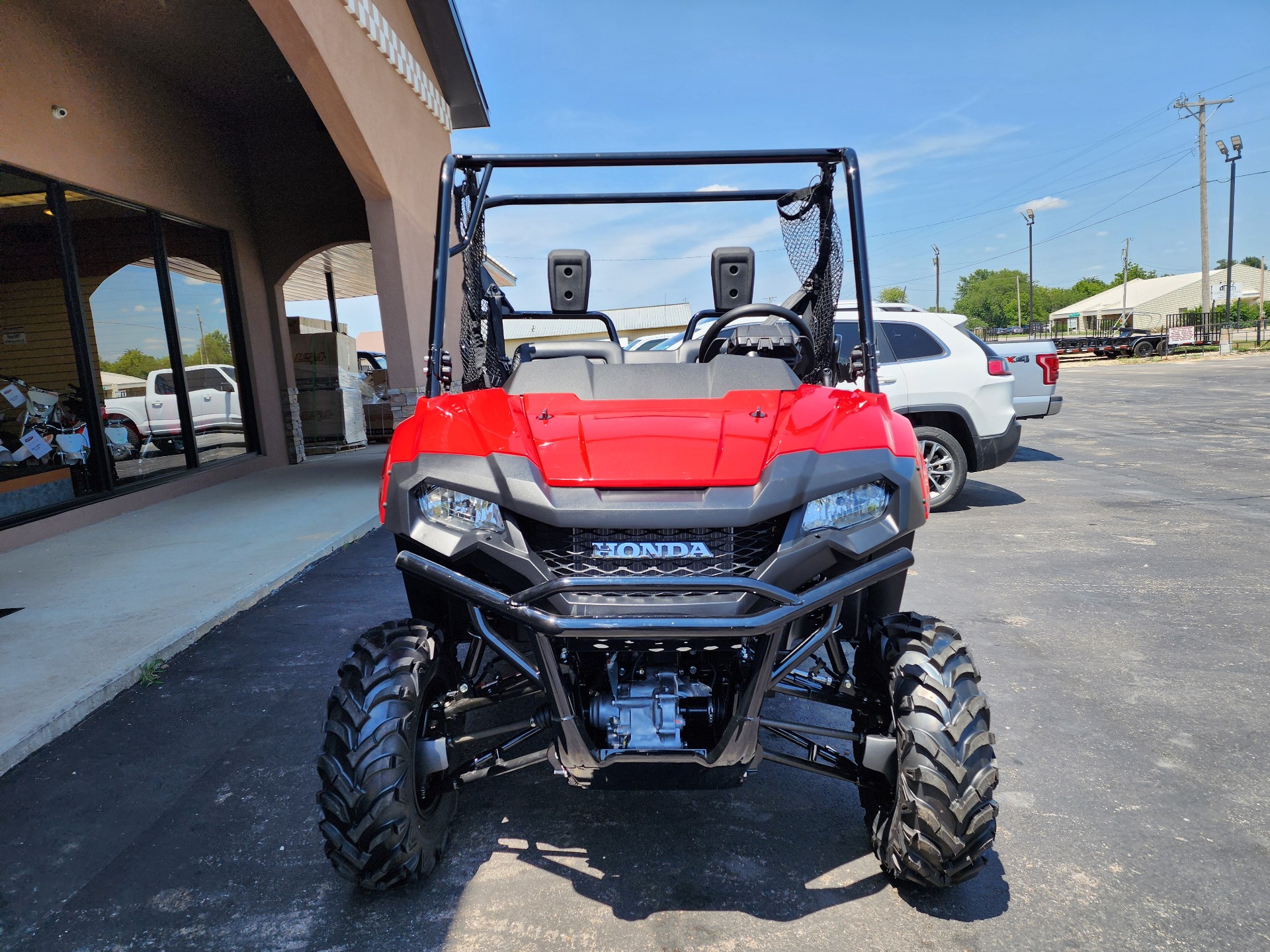 2025 Honda Pioneer 700 Deluxe in Chanute, Kansas - Photo 4