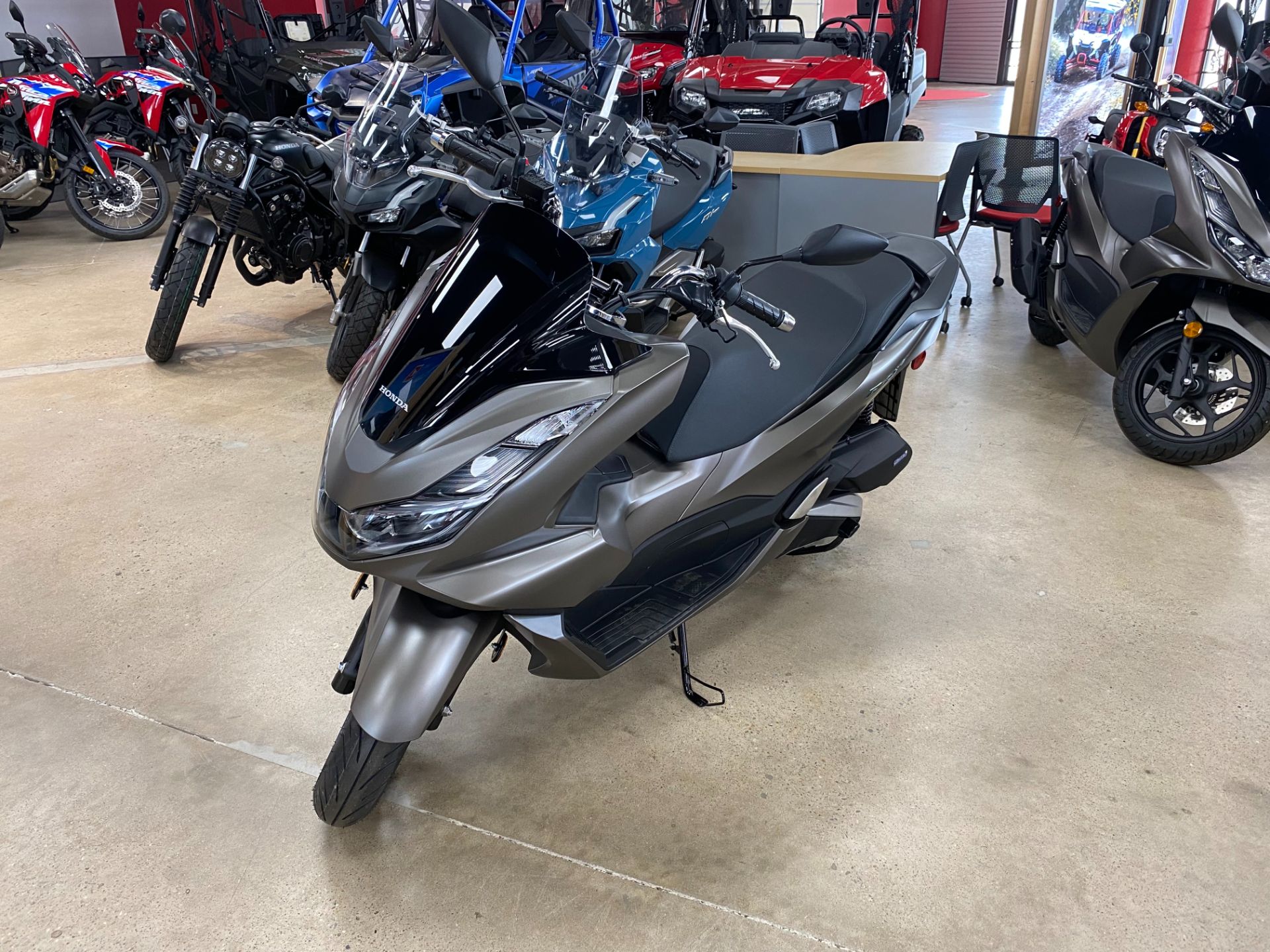 2024 Honda PCX in Wichita, Kansas - Photo 4