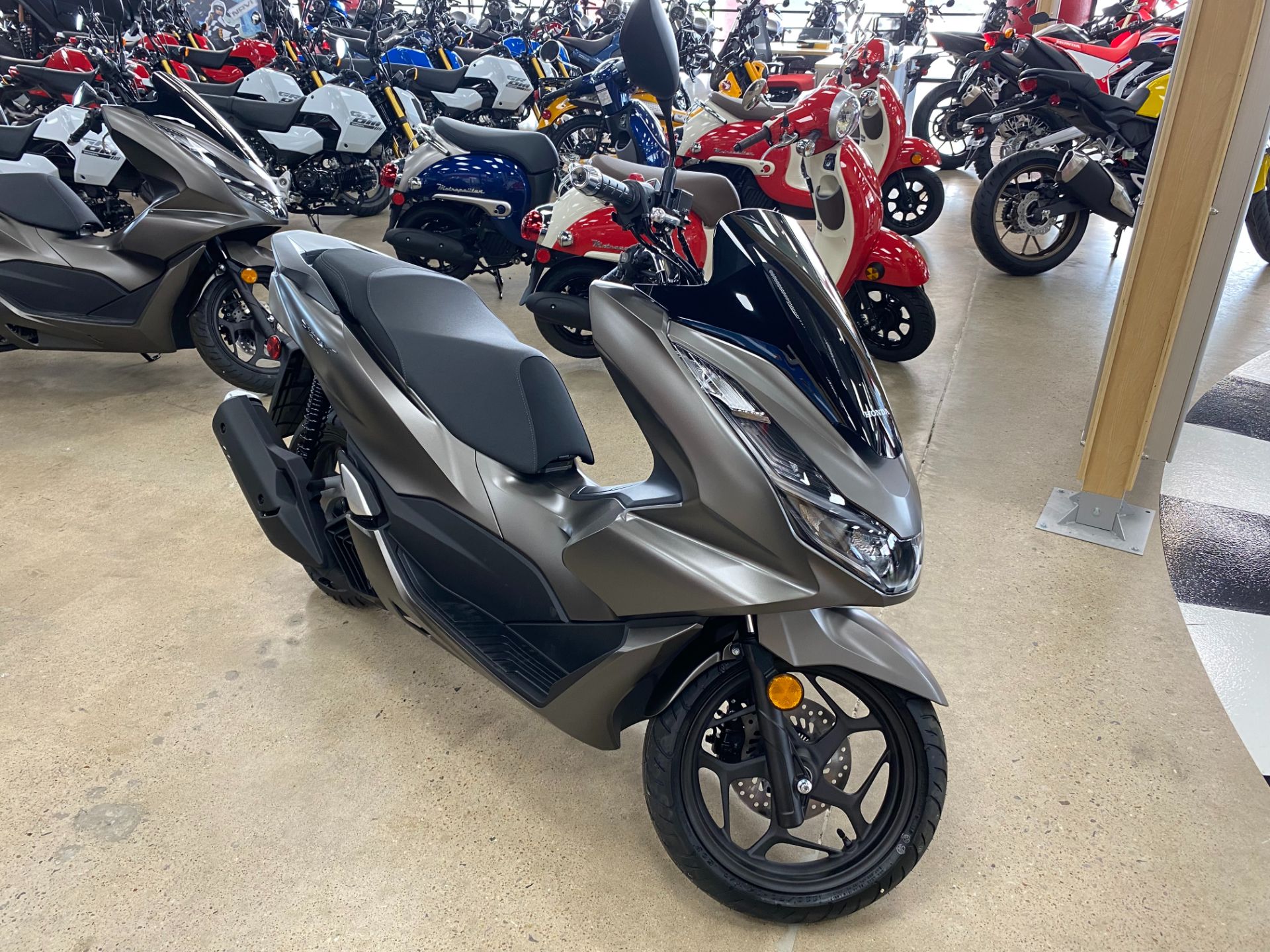 2024 Honda PCX in Wichita, Kansas - Photo 3