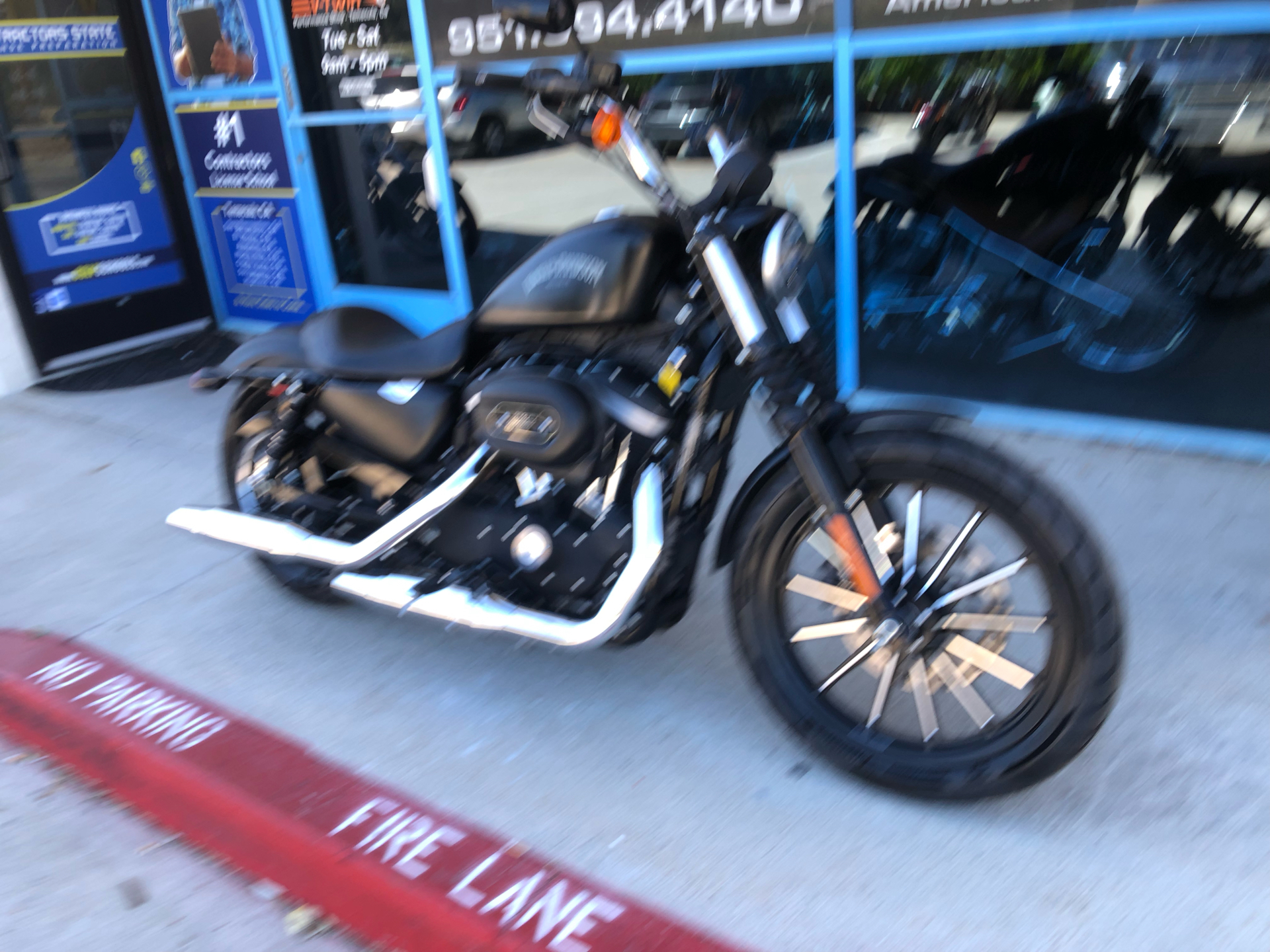 2015 Harley-Davidson Iron 883™ in Temecula, California - Photo 10