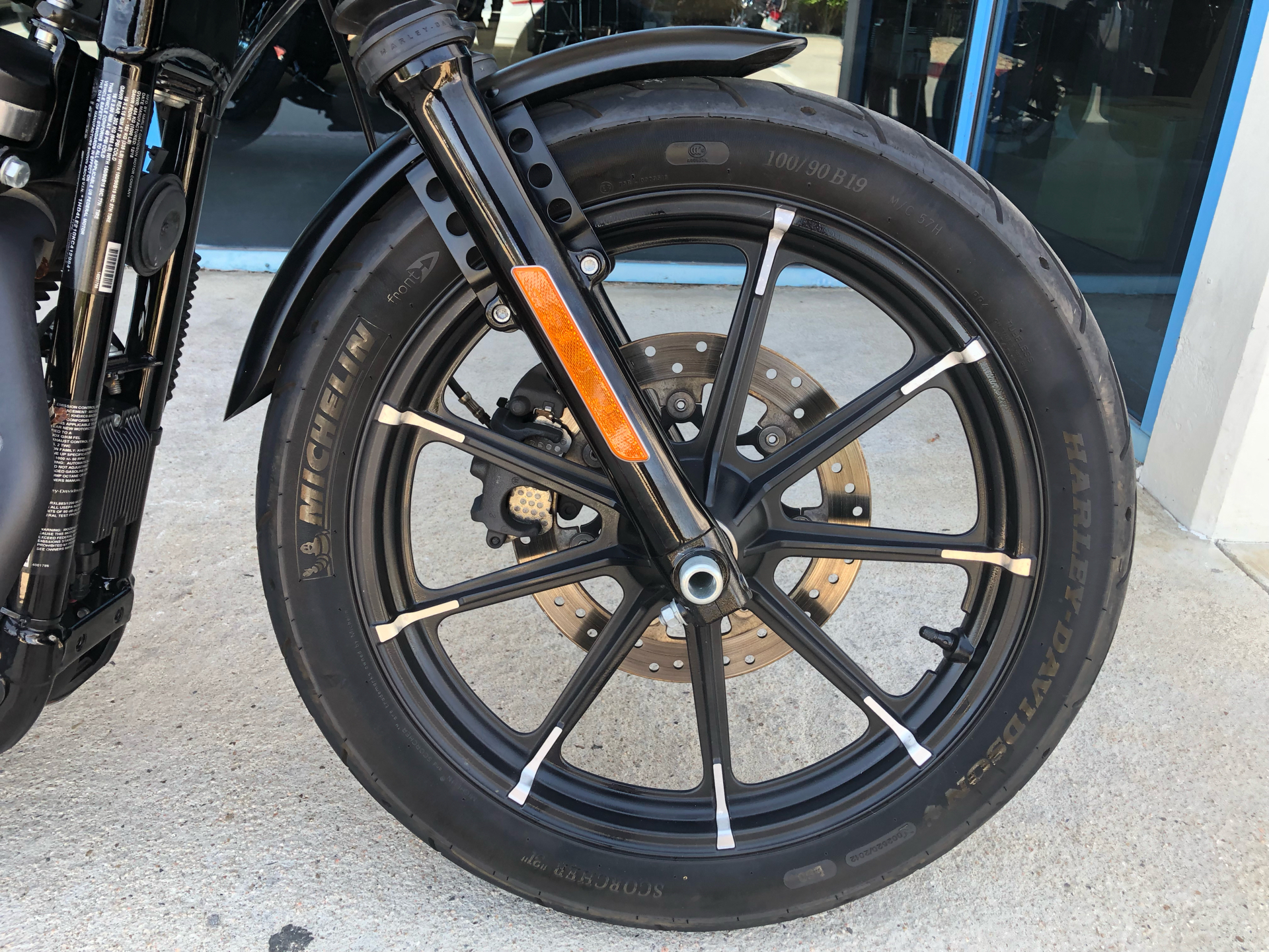 2019 Harley-Davidson Iron 883™ in Temecula, California - Photo 3