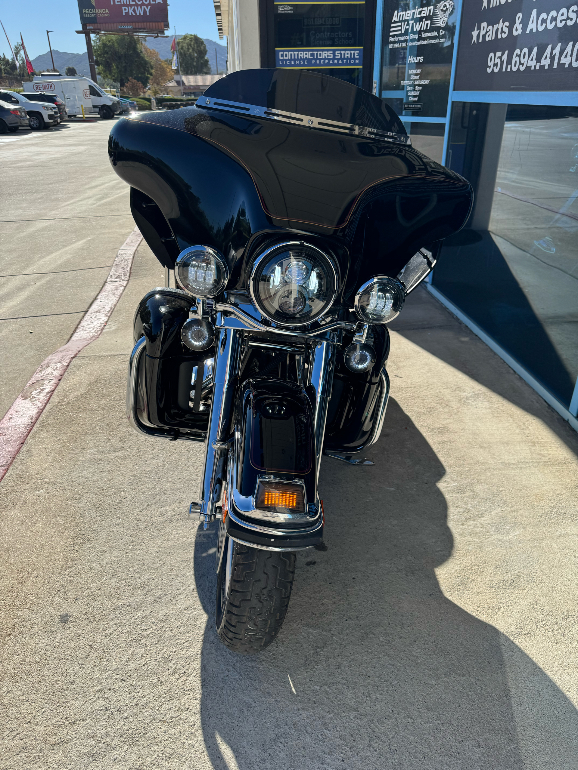 2001 Harley-Davidson FLHTC/FLHTCI Electra Glide® Classic in Temecula, California - Photo 6