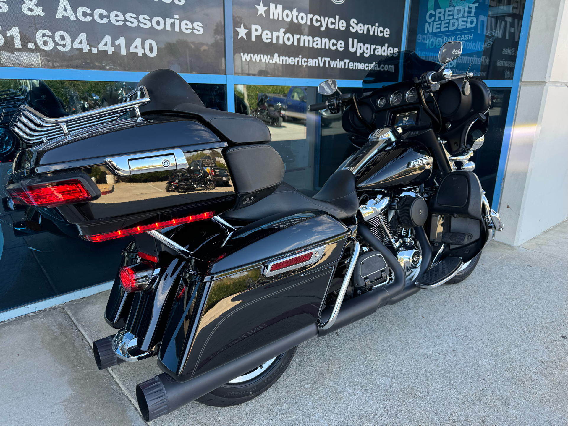 2019 Harley-Davidson Electra Glide® Ultra Classic® in Temecula, California - Photo 3