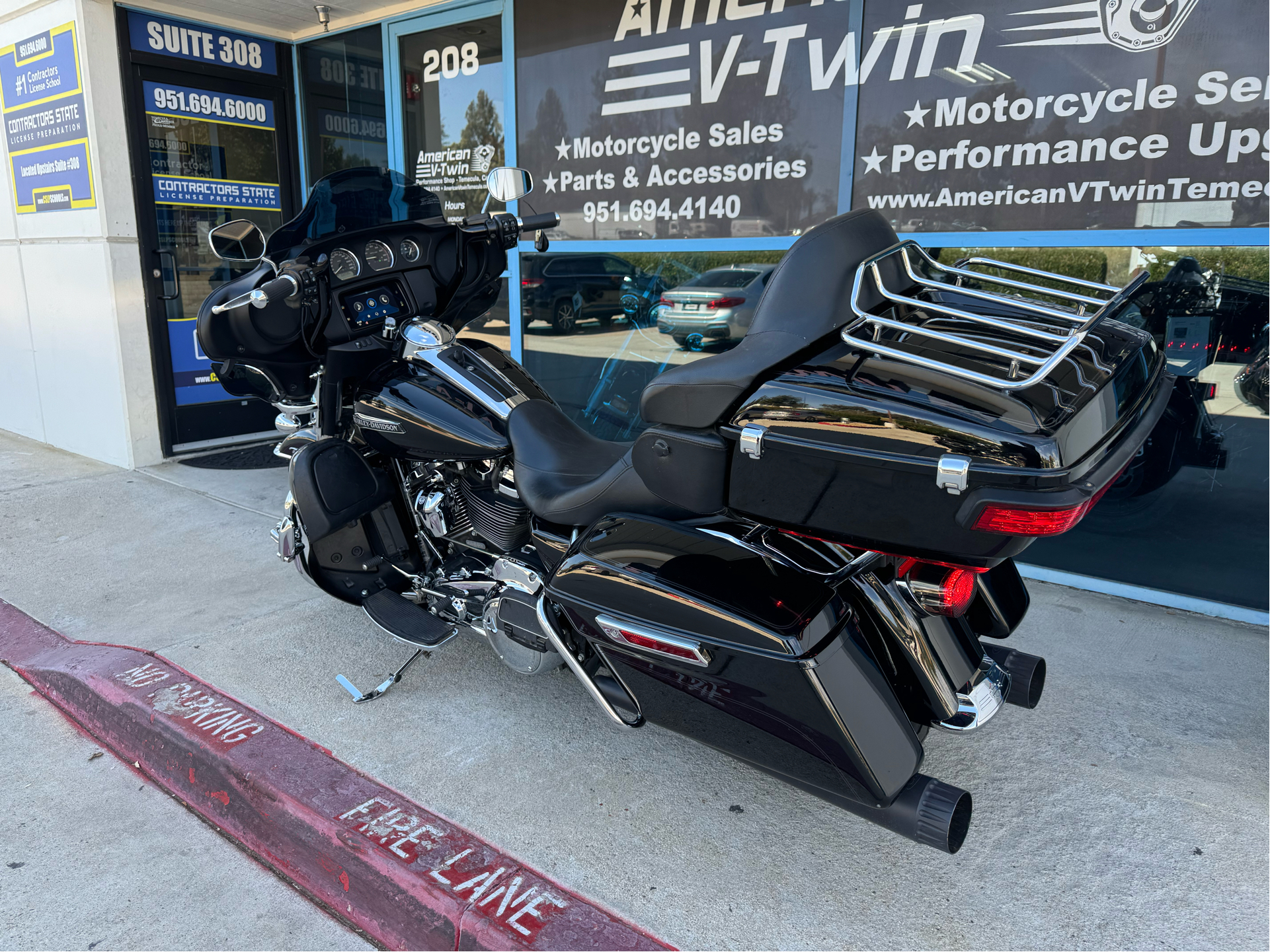 2019 Harley-Davidson Electra Glide® Ultra Classic® in Temecula, California - Photo 10