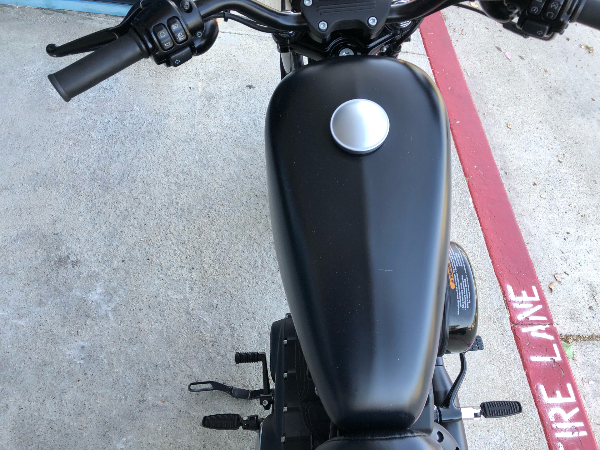 2017 Harley-Davidson Iron 883™ in Temecula, California - Photo 8