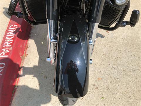 2017 Harley-Davidson CVO™ Street Glide® in Temecula, California - Photo 23