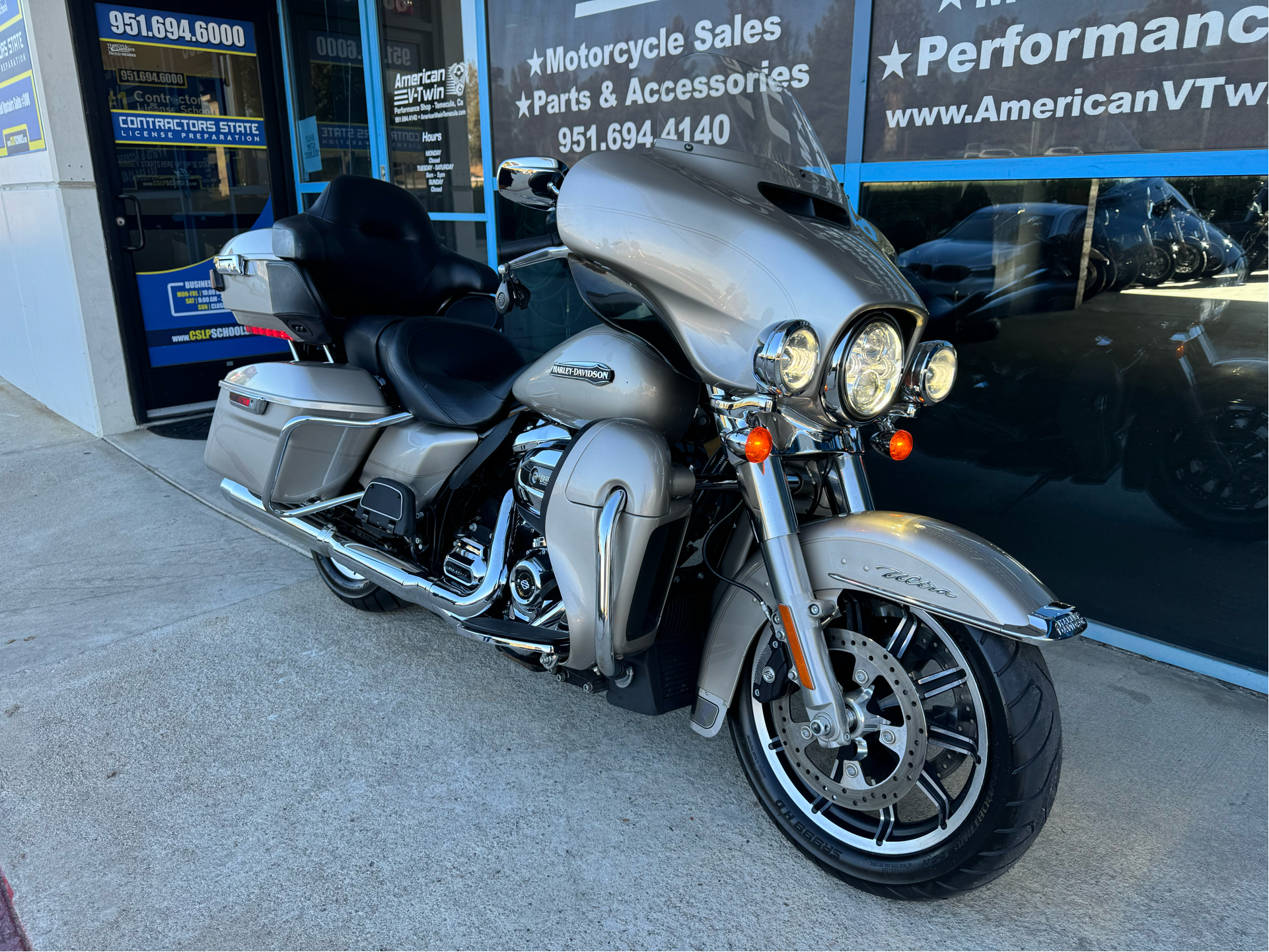 2018 Harley-Davidson Electra Glide® Ultra Classic® in Temecula, California - Photo 2