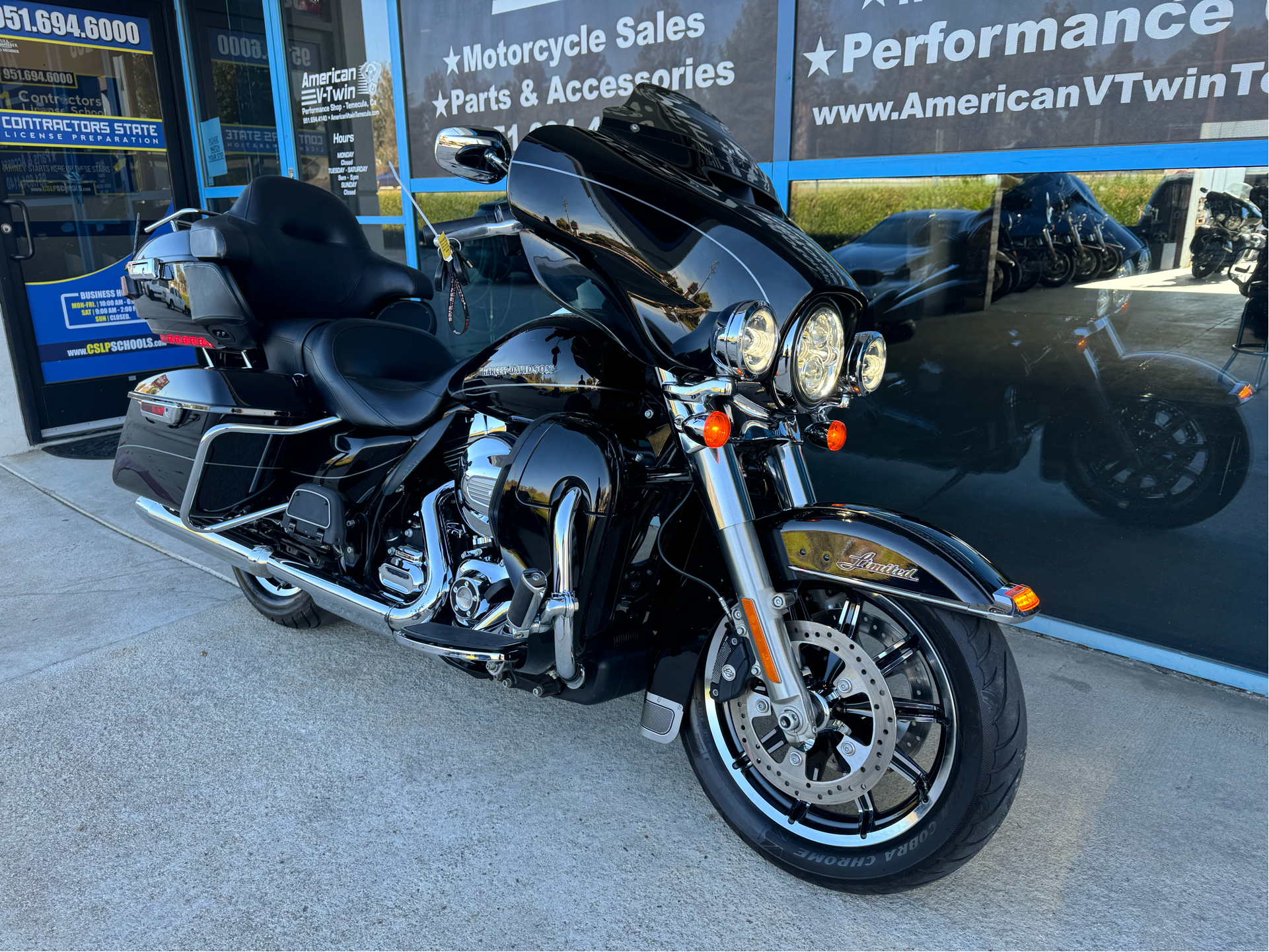 2014 Harley-Davidson Electra Glide® Ultra Classic® in Temecula, California - Photo 2