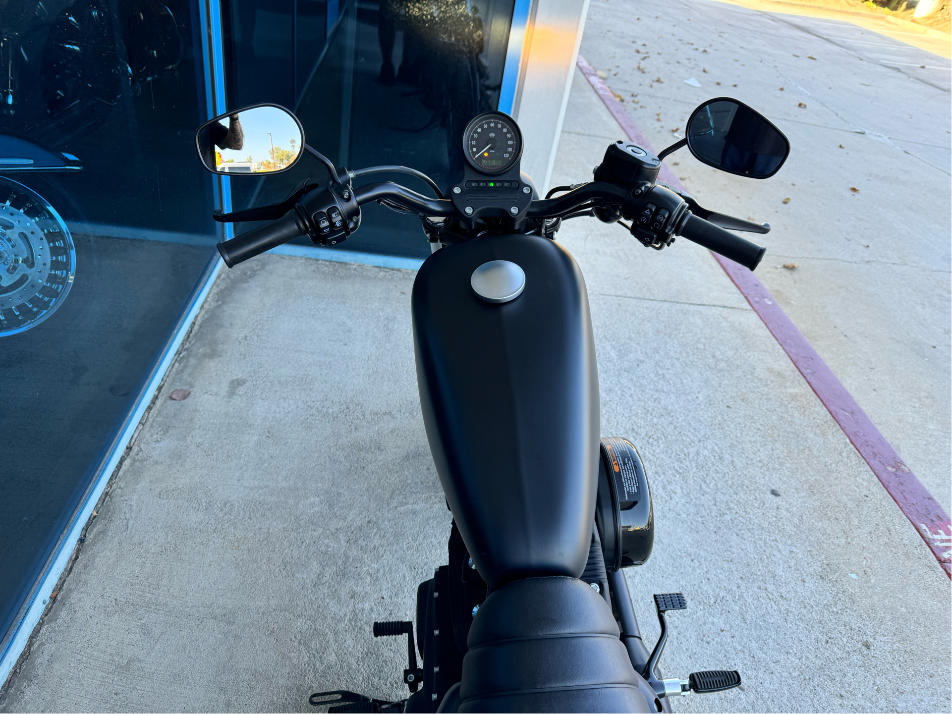 2021 Harley-Davidson Iron 883™ in Temecula, California - Photo 8