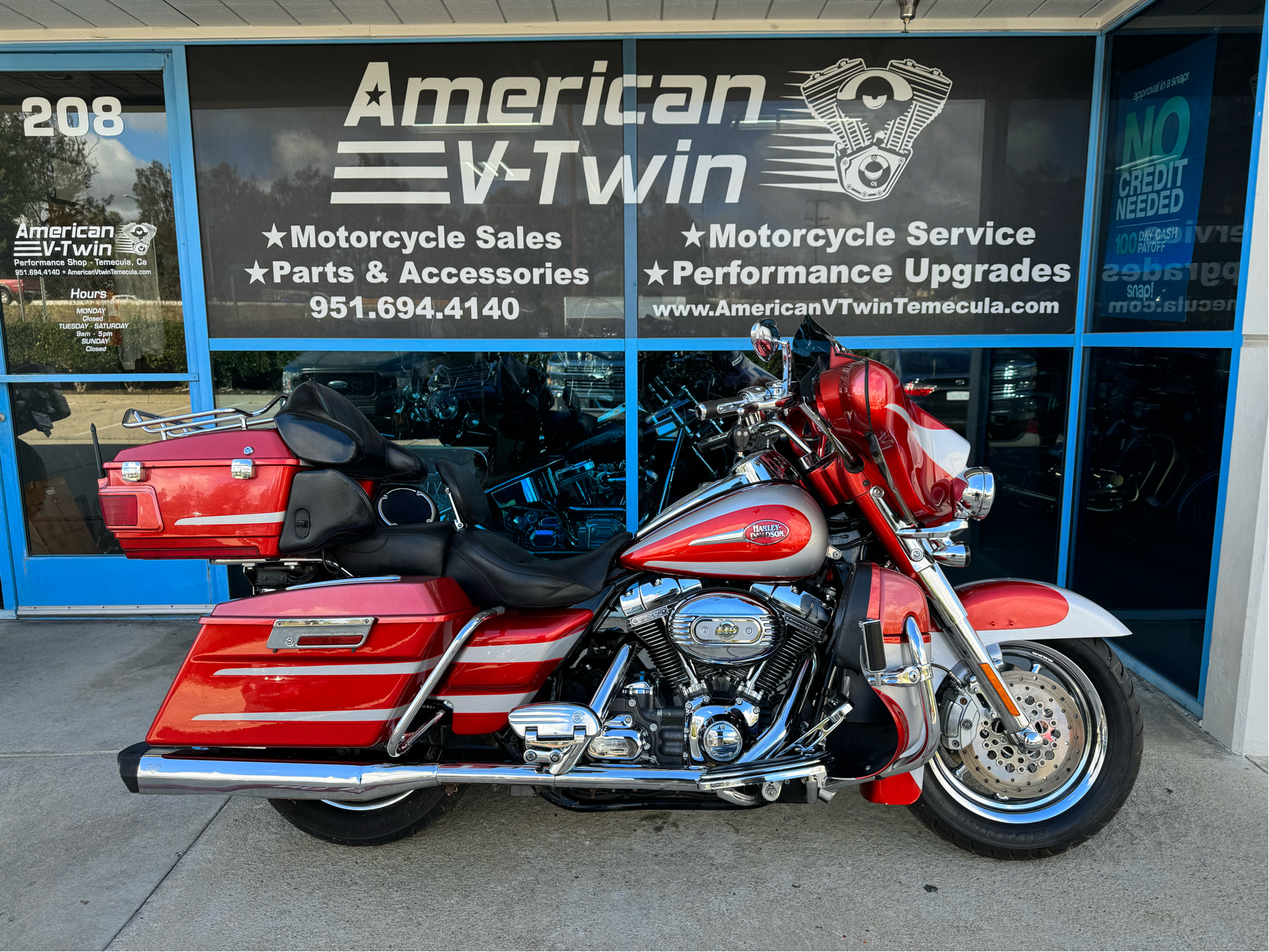 2008 Harley-Davidson CVO™ Screamin' Eagle® Ultra Classic® Electra Glide® in Temecula, California - Photo 2