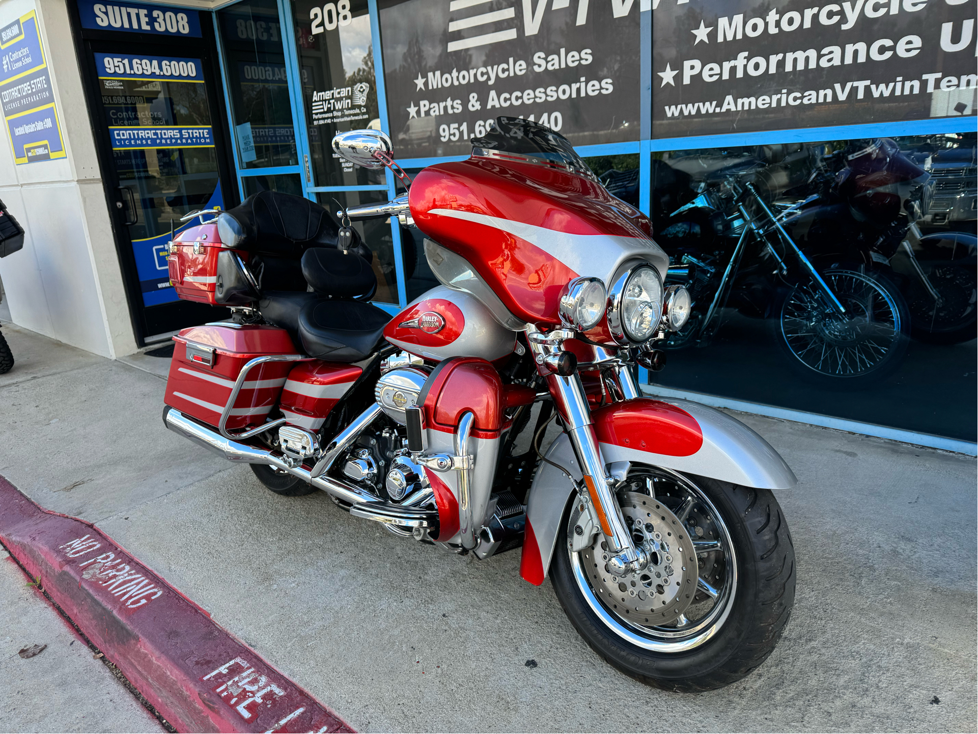 2008 Harley-Davidson CVO™ Screamin' Eagle® Ultra Classic® Electra Glide® in Temecula, California - Photo 4