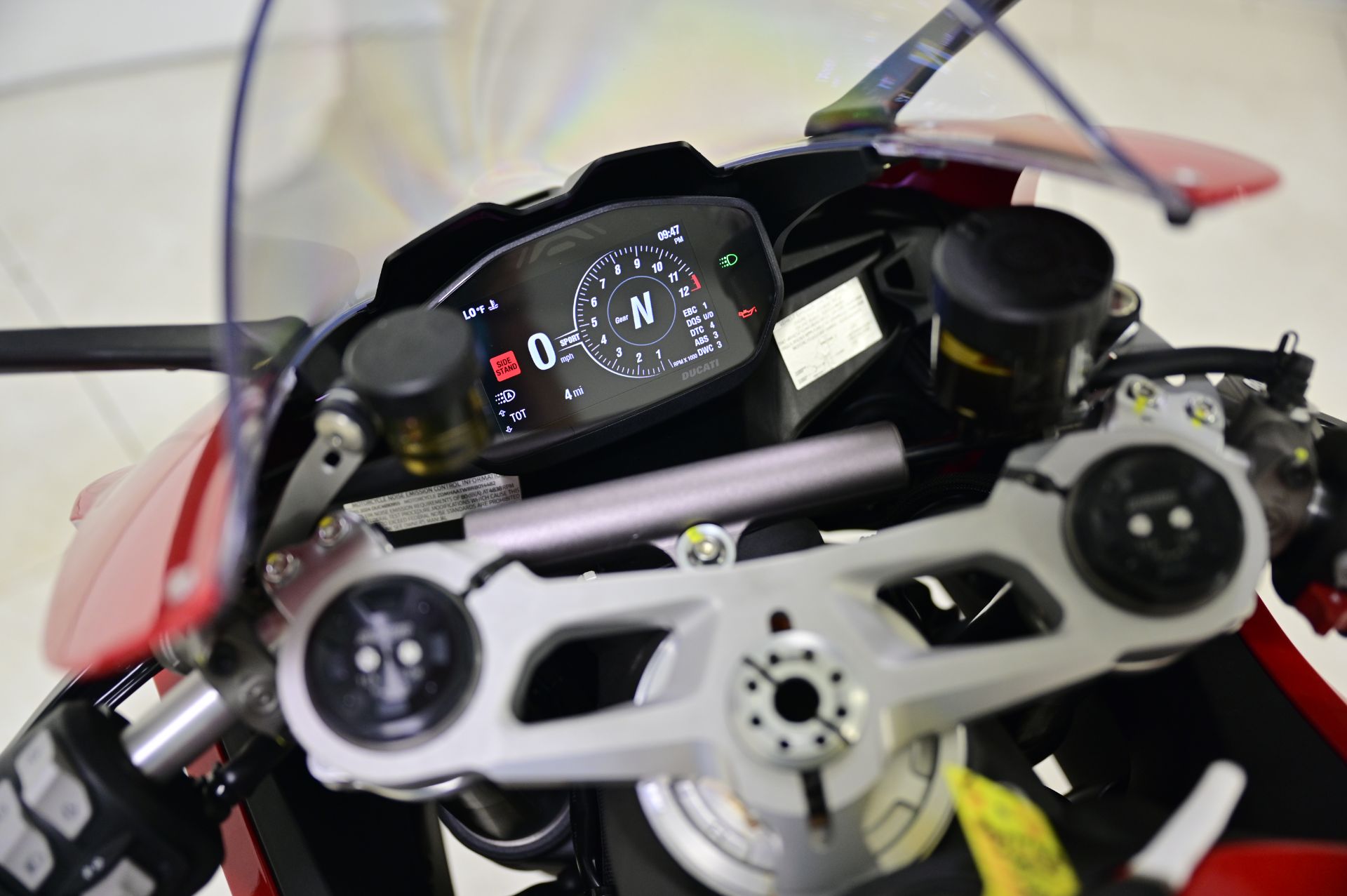 2024 Ducati Panigale V2 in Richfield, Minnesota - Photo 14