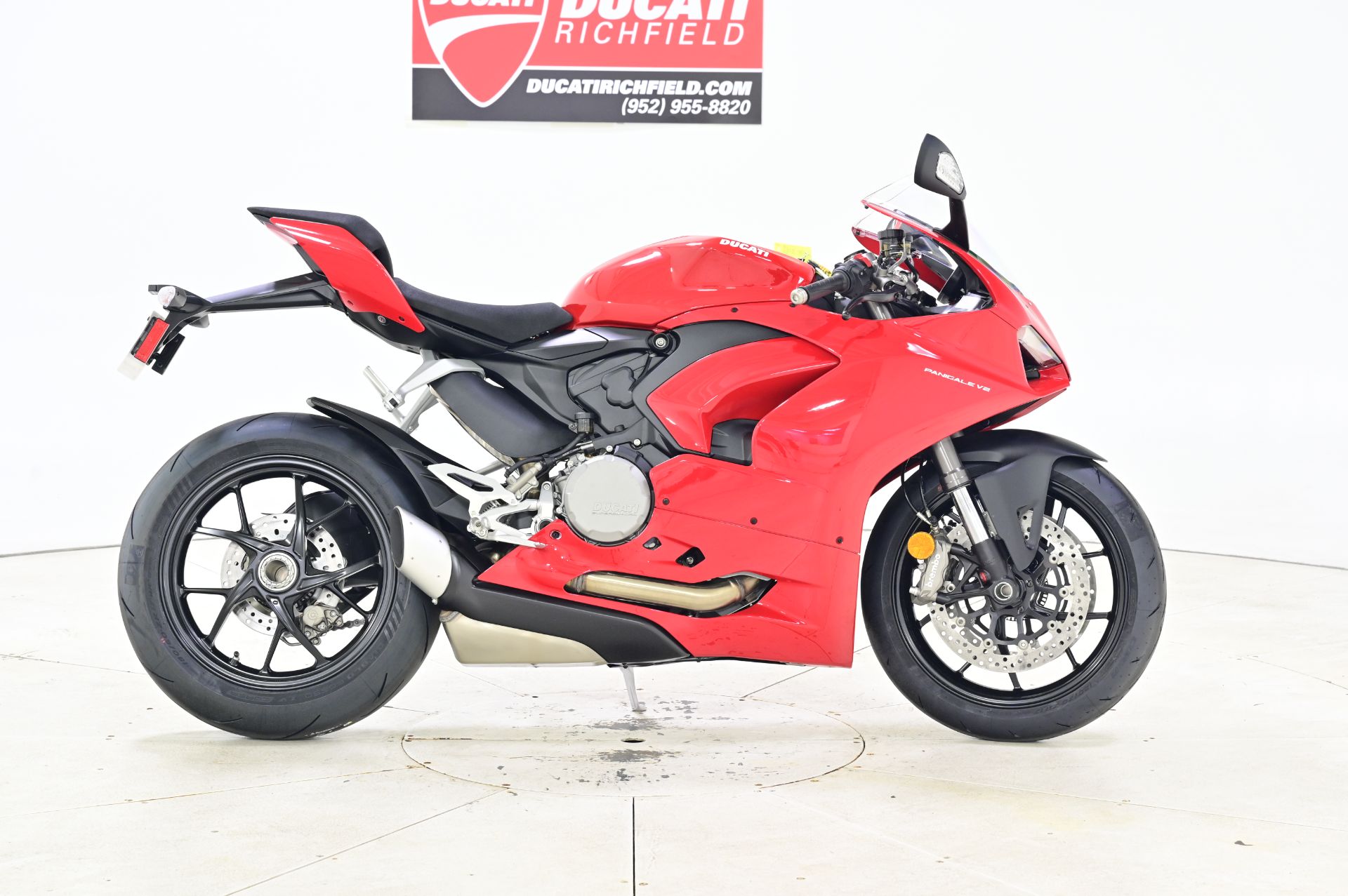 2024 Ducati Panigale V2 in Richfield, Minnesota - Photo 1