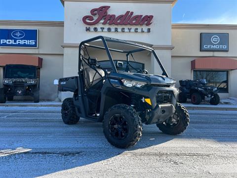 2025 Can-Am Defender DPS HD9 in Lafayette, Indiana - Photo 2