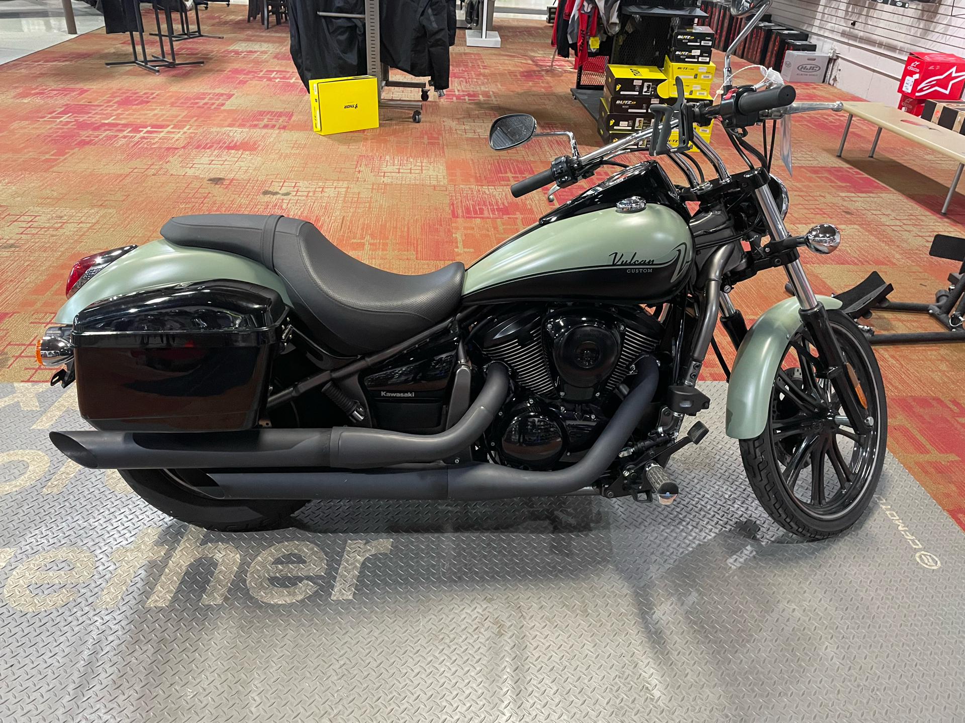 2023 Kawasaki Vulcan 900 Custom in Anderson, Indiana - Photo 2