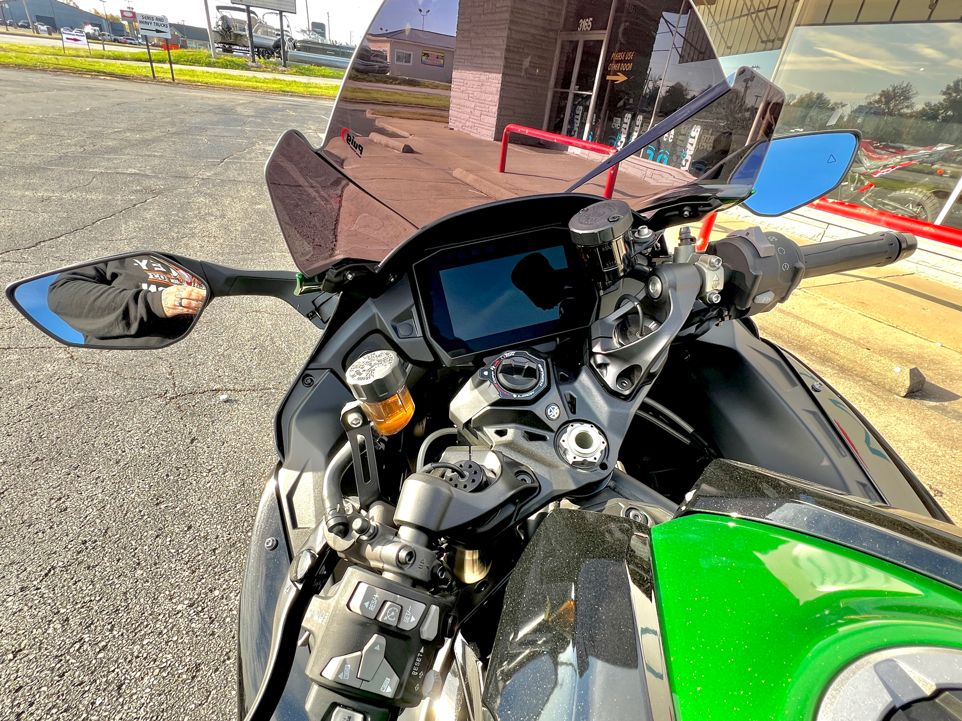 2022 Kawasaki NINJA H2 SX SE in Anderson, Indiana - Photo 5