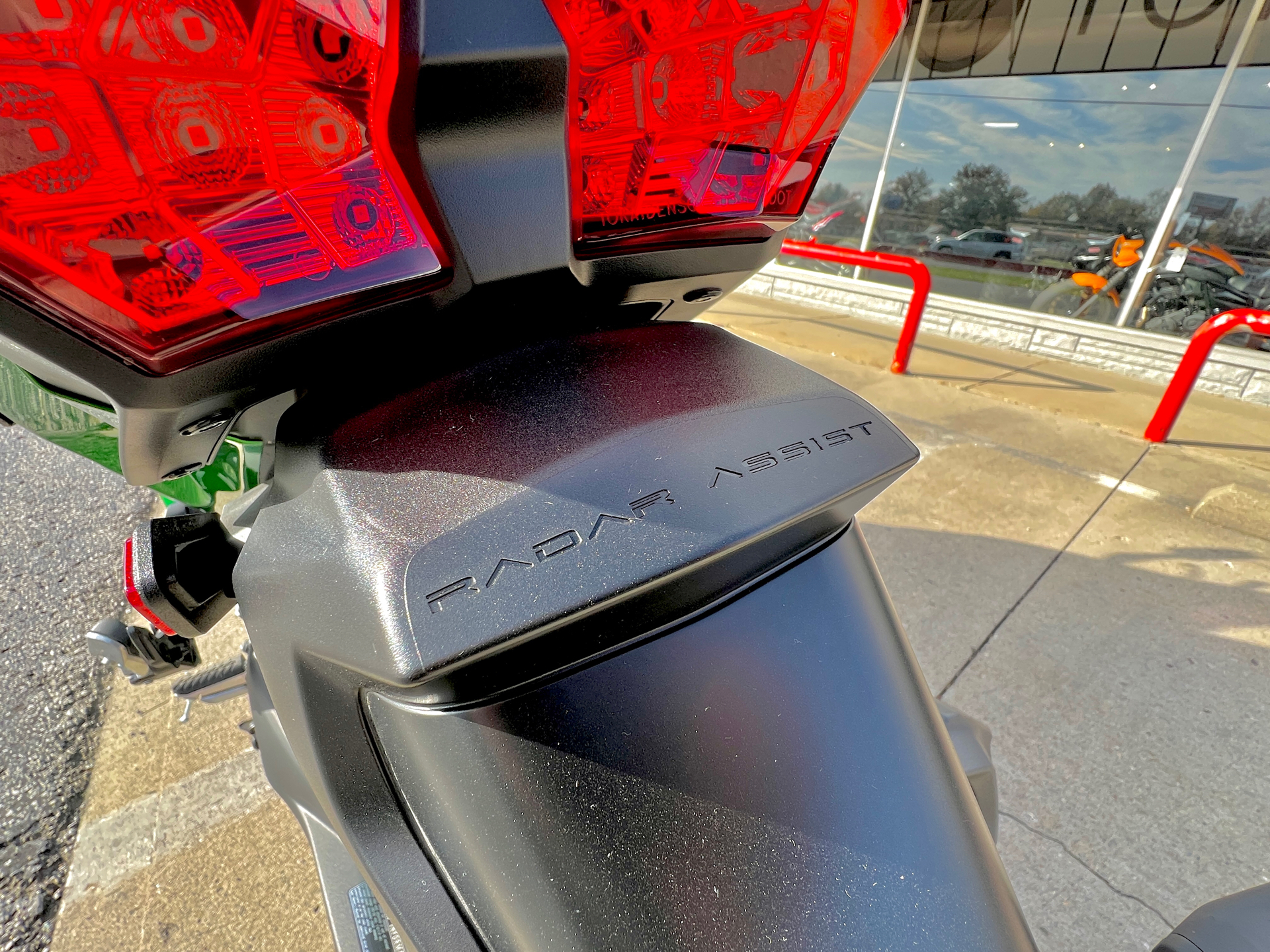 2022 Kawasaki NINJA H2 SX SE in Anderson, Indiana - Photo 11