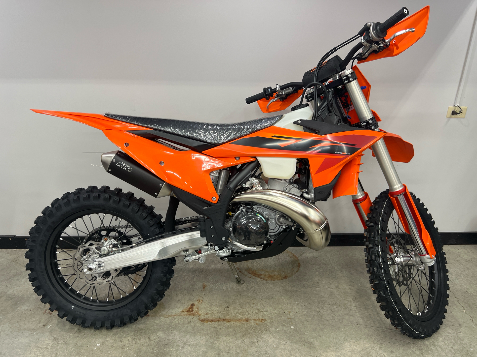 2025 KTM 250 XC in Whiteland, Indiana - Photo 2