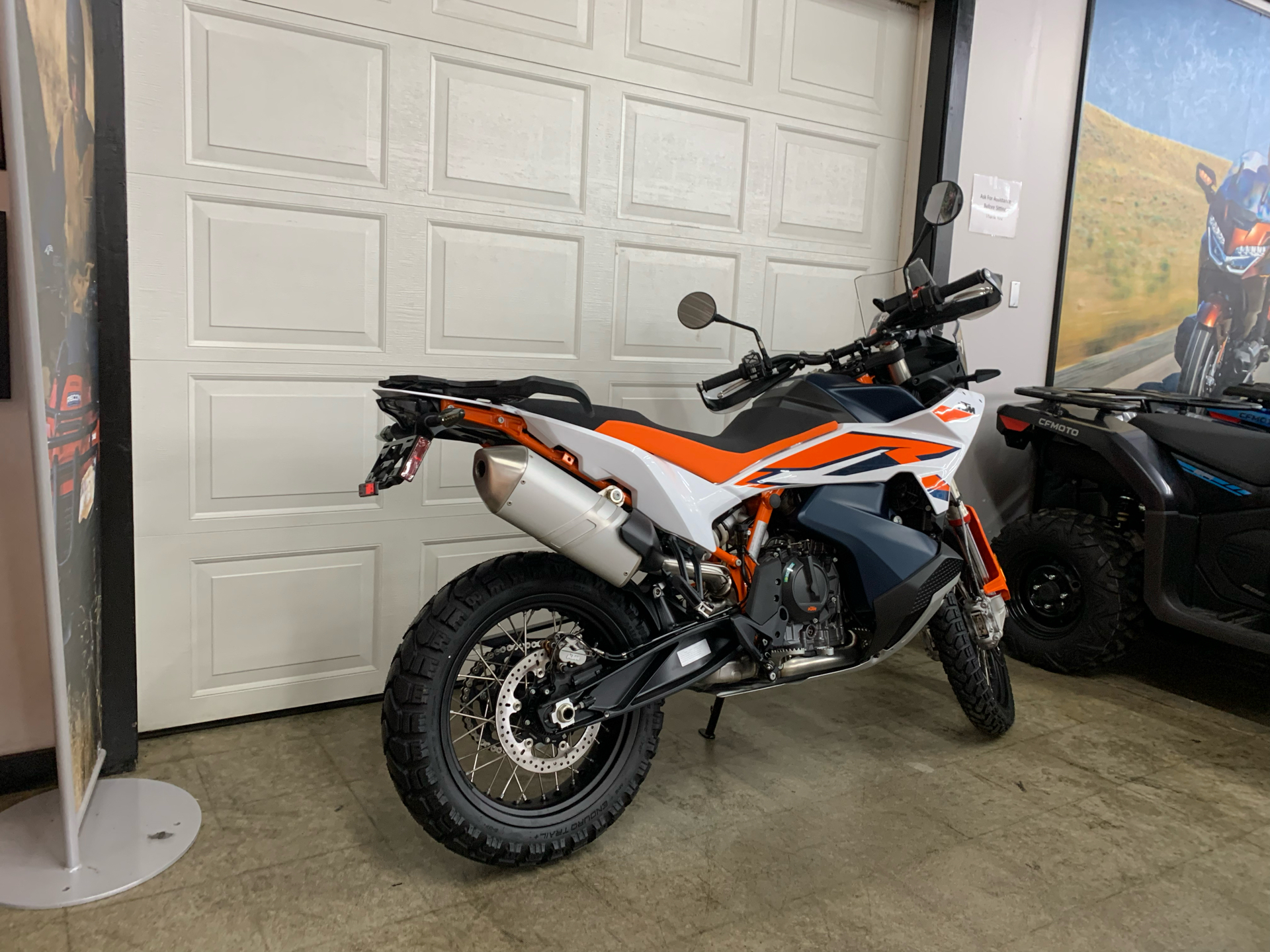 2024 KTM 890 Adventure R in Whiteland, Indiana - Photo 3