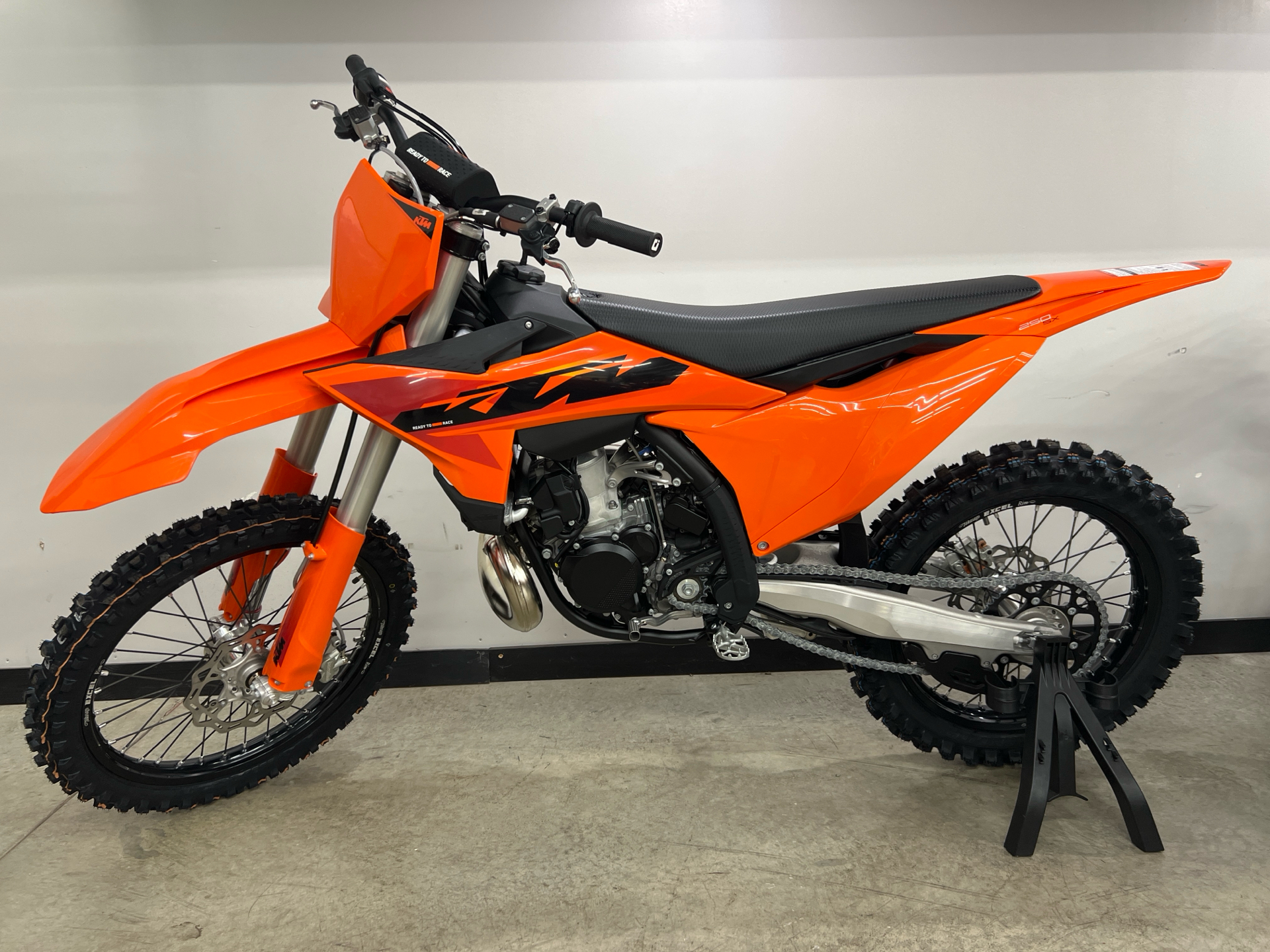 2025 KTM 250 SX in Whiteland, Indiana - Photo 3