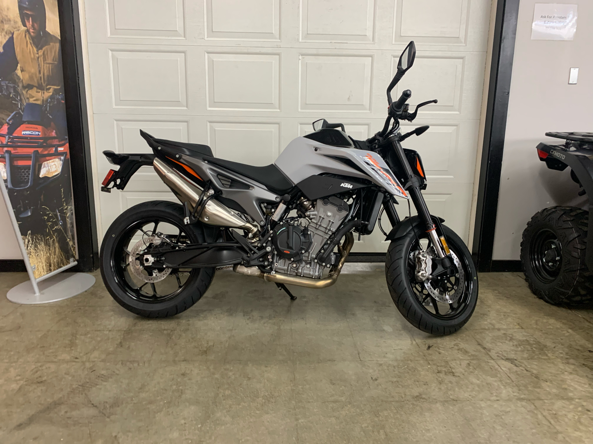 2024 KTM 790 Duke in Whiteland, Indiana - Photo 1