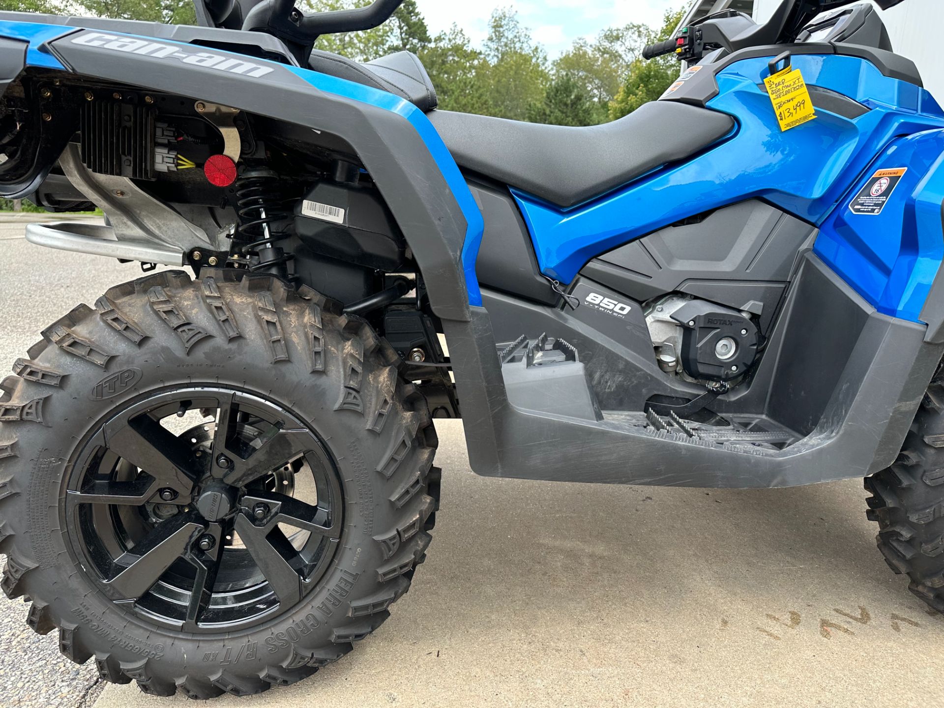 2023 Can-Am Outlander MAX XT 850 in Concord, New Hampshire - Photo 6