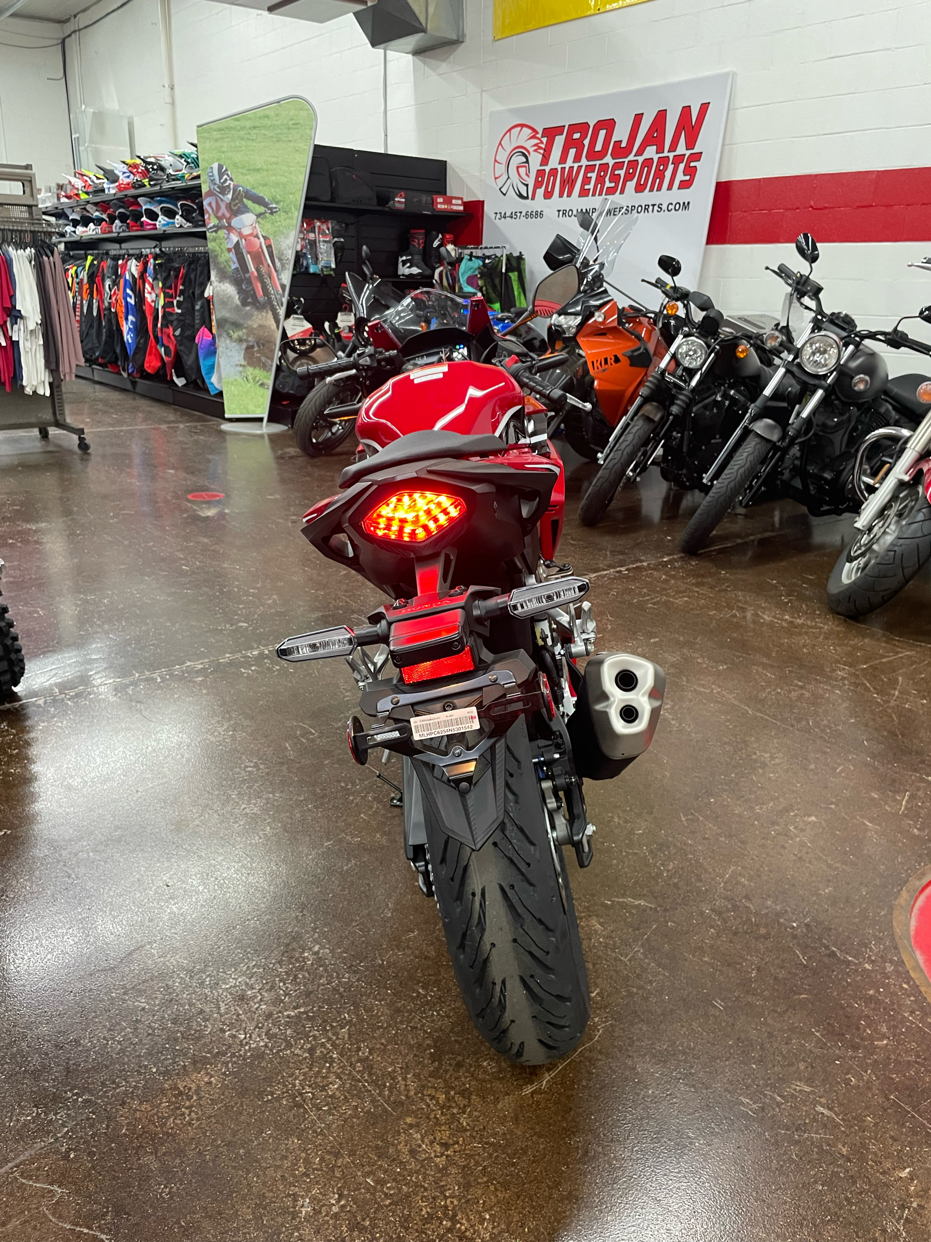 2022 Honda CBR500R ABS in Monroe, Michigan - Photo 4