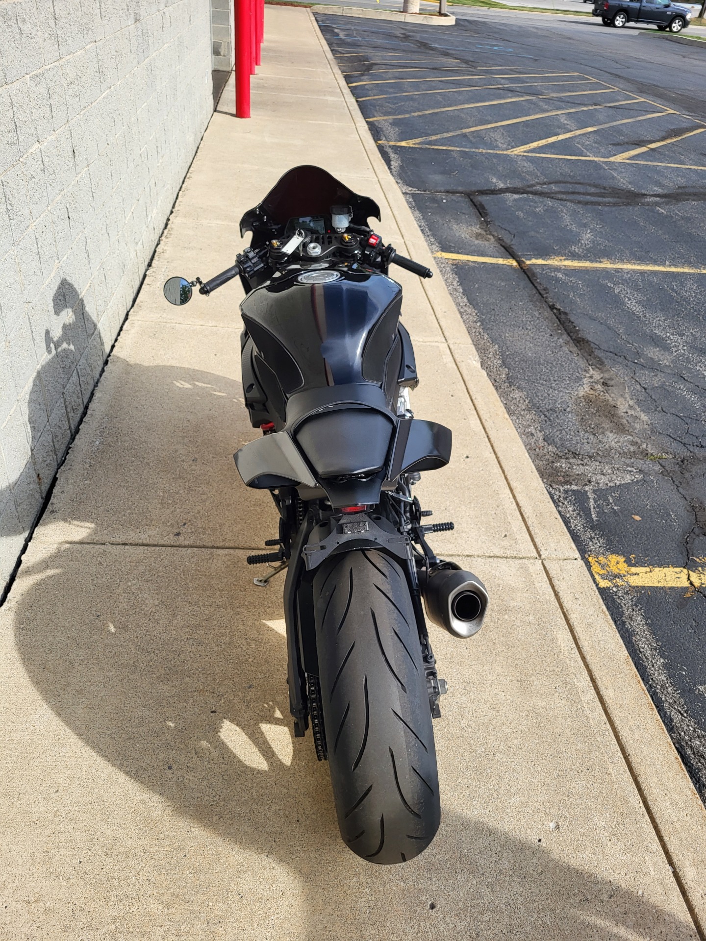 2015 Yamaha YZF-R1 in Monroe, Michigan - Photo 2