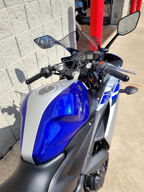 2016 Yamaha YZF-R3 in Monroe, Michigan - Photo 2