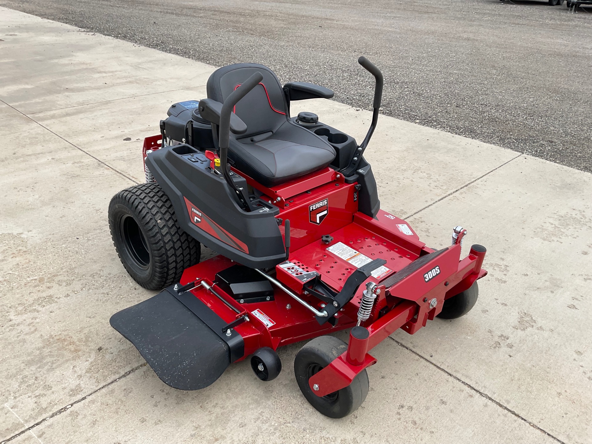 2024 Ferris Industries 300S 52 in. Briggs & Stratton PXi 25 hp in Independence, Iowa - Photo 4