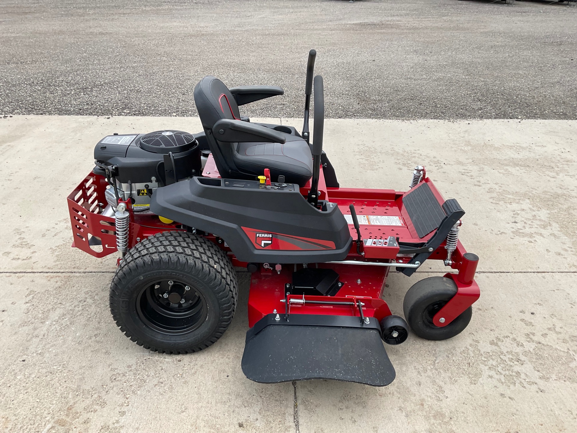 2024 Ferris Industries 300S 52 in. Briggs & Stratton PXi 25 hp in Independence, Iowa - Photo 5