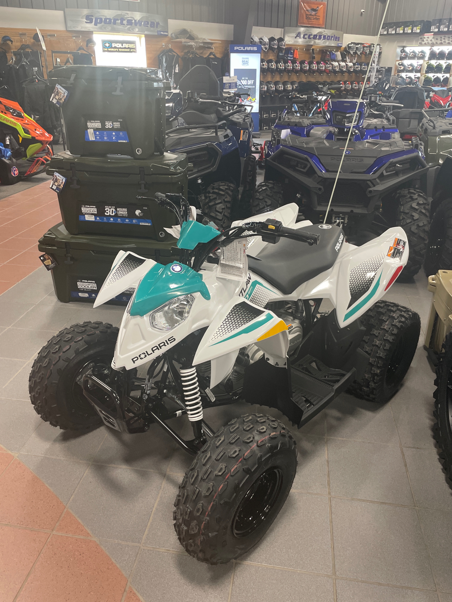 2025 Polaris Outlaw 110 EFI in Adams Center, New York - Photo 2