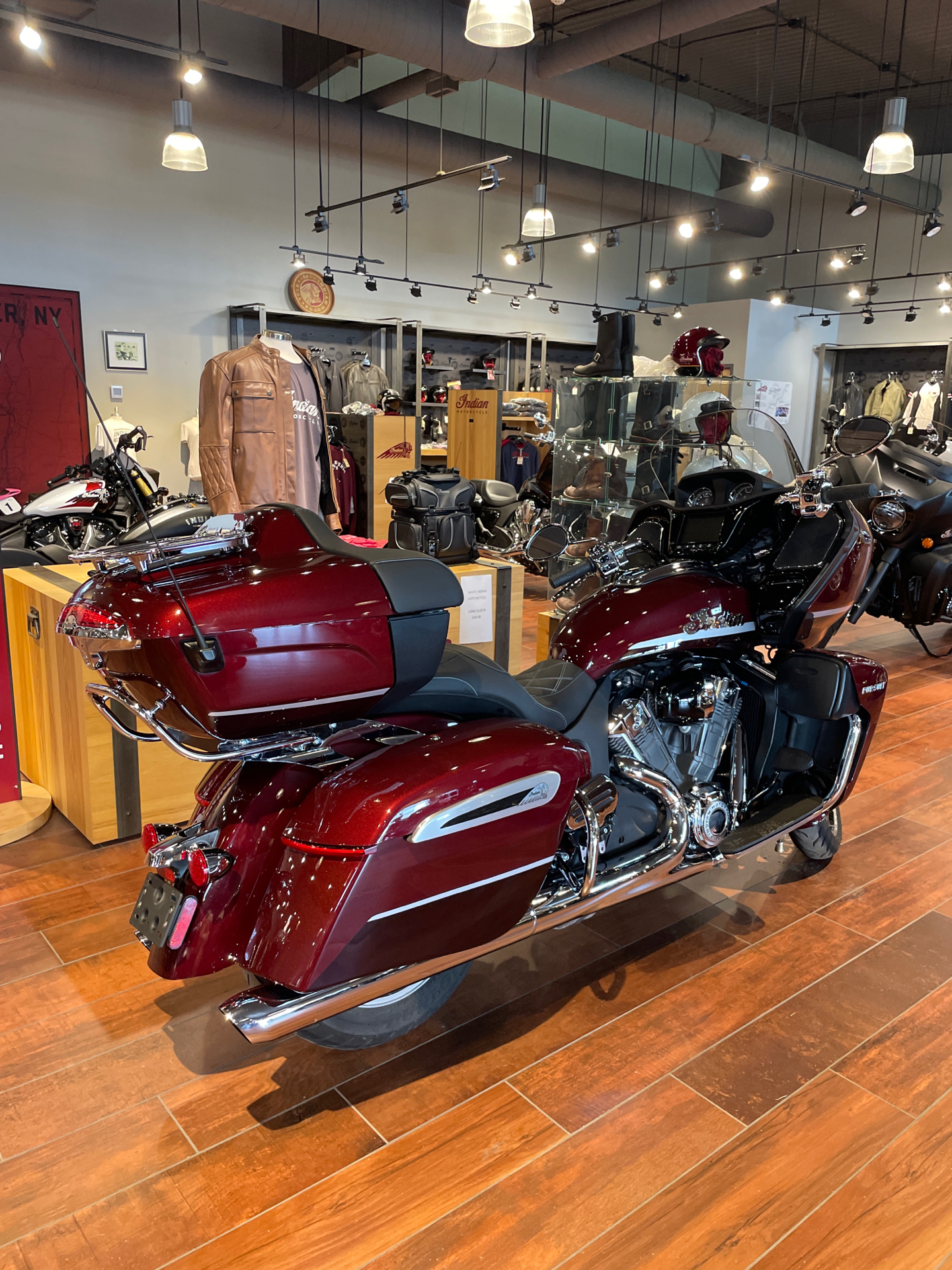 2022 Indian Motorcycle Pursuit® Limited® with Premium Package in Adams Center, New York - Photo 2