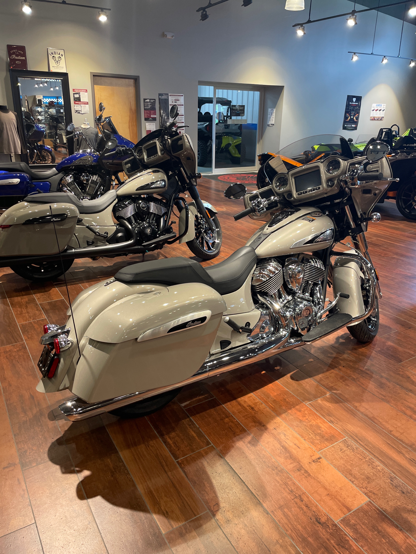 2023 Indian Motorcycle Chieftain® Limited in Adams Center, New York - Photo 2
