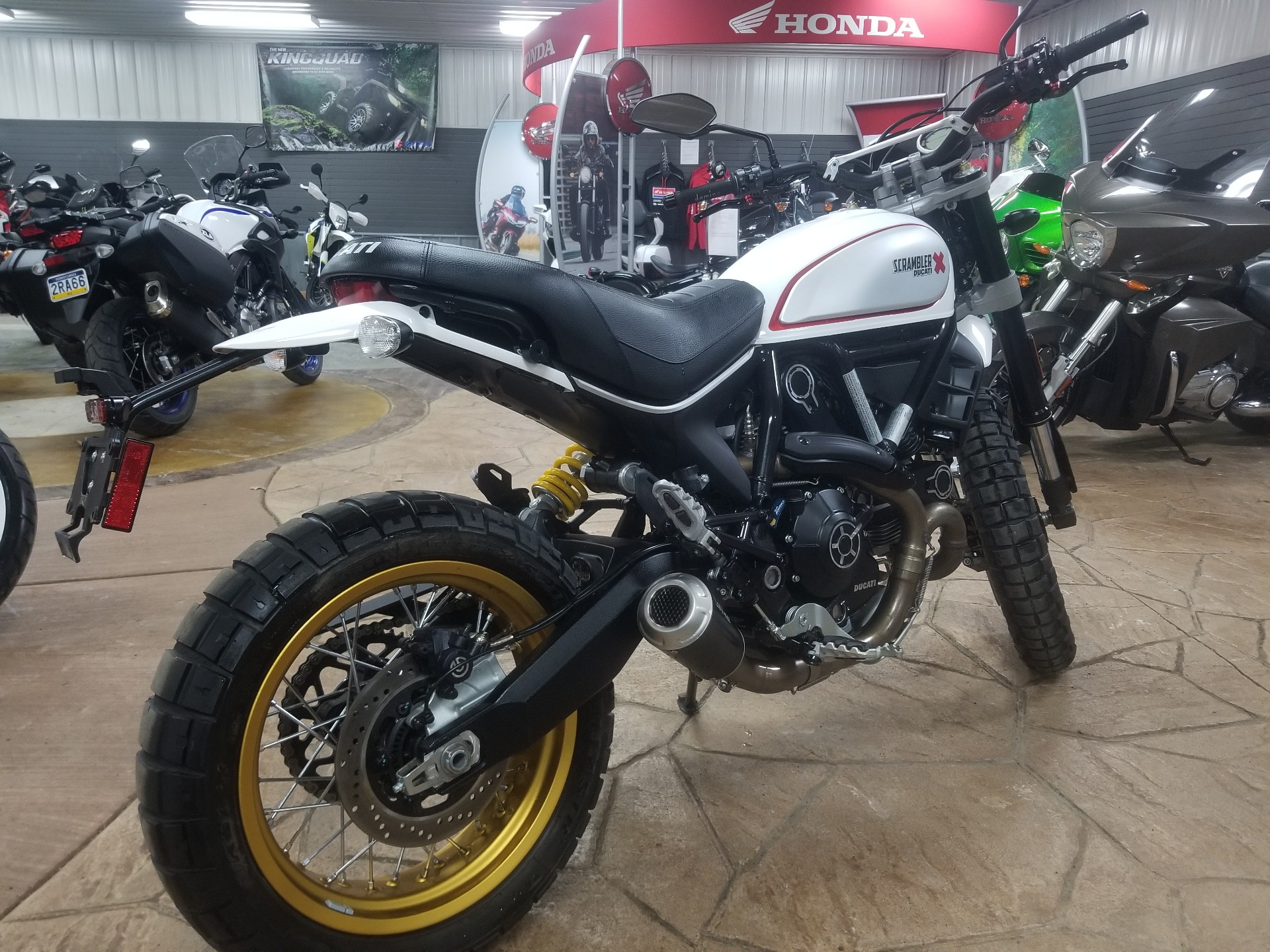 Used 18 Ducati Scrambler Desert Sled Motorcycles In Spring Mills Pa Um0230 White Mirage