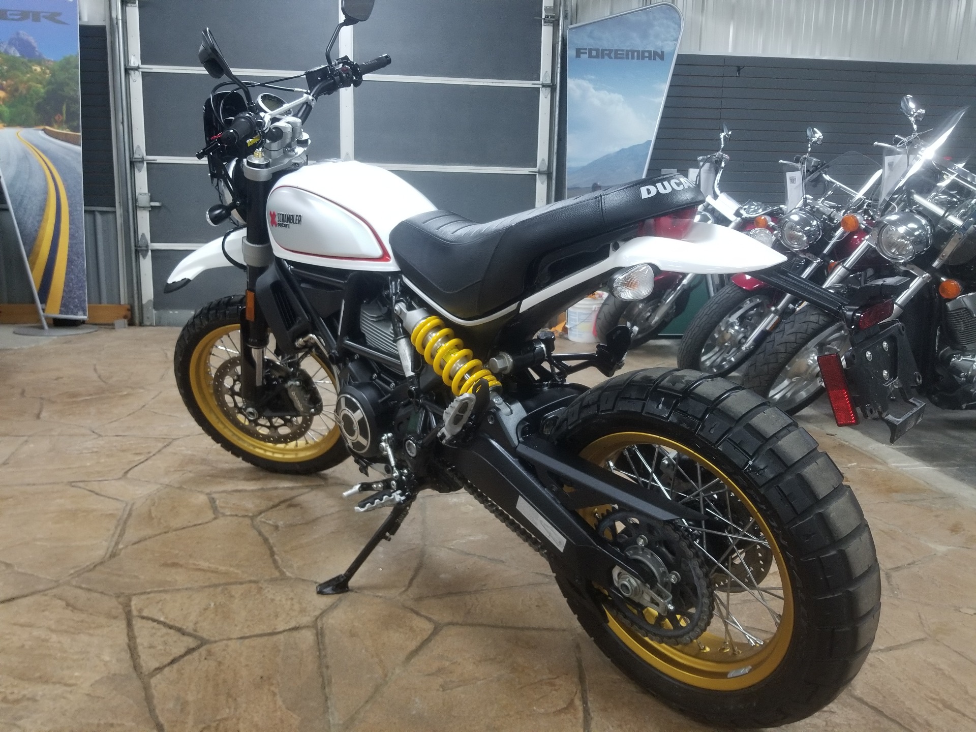 Used 18 Ducati Scrambler Desert Sled Motorcycles In Spring Mills Pa Um0230 White Mirage