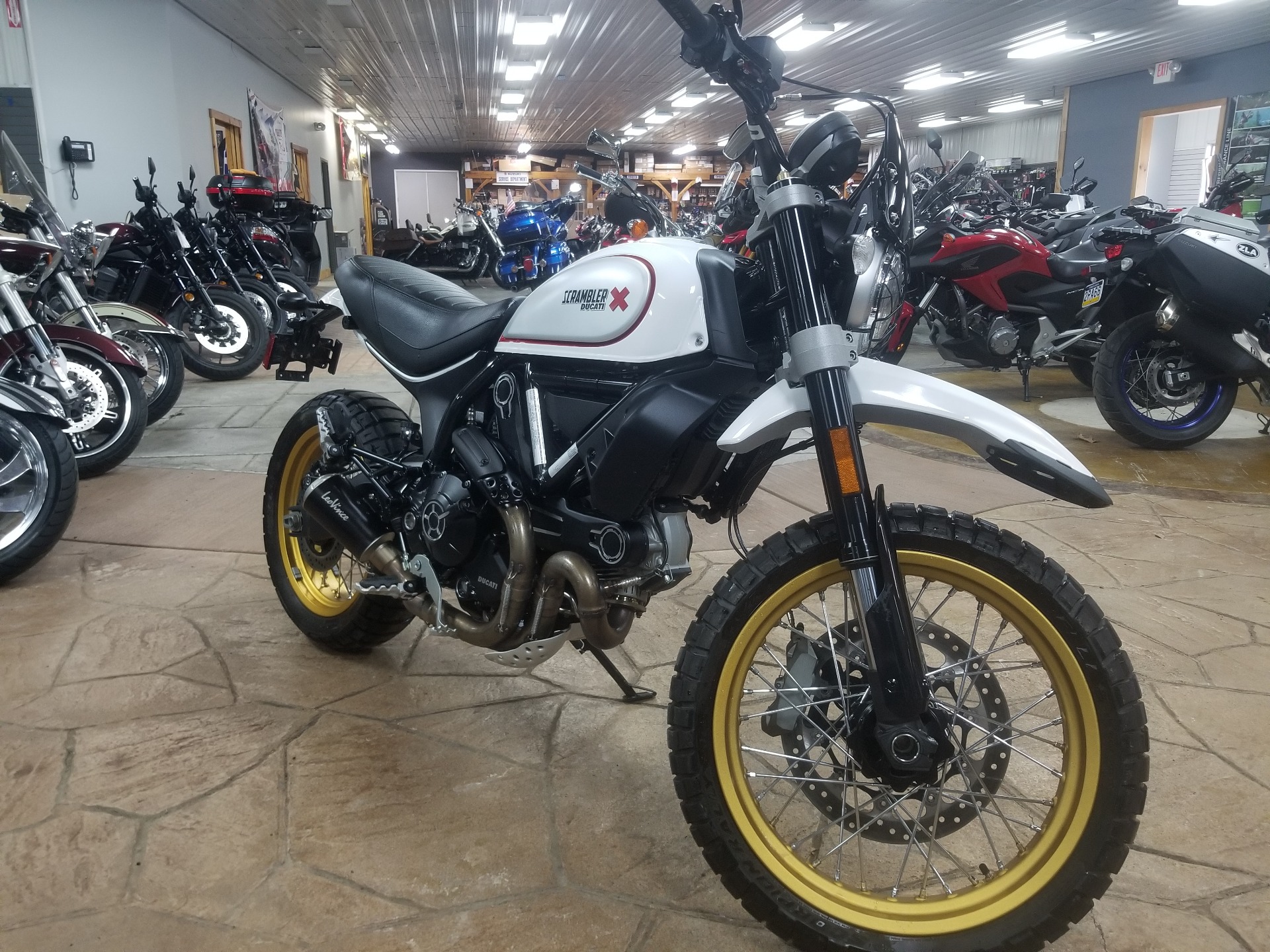 Used 18 Ducati Scrambler Desert Sled Motorcycles In Spring Mills Pa Um0230 White Mirage