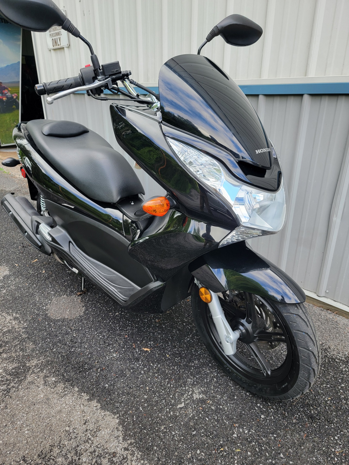 2015 Honda PCX150 in Spring Mills, Pennsylvania - Photo 2