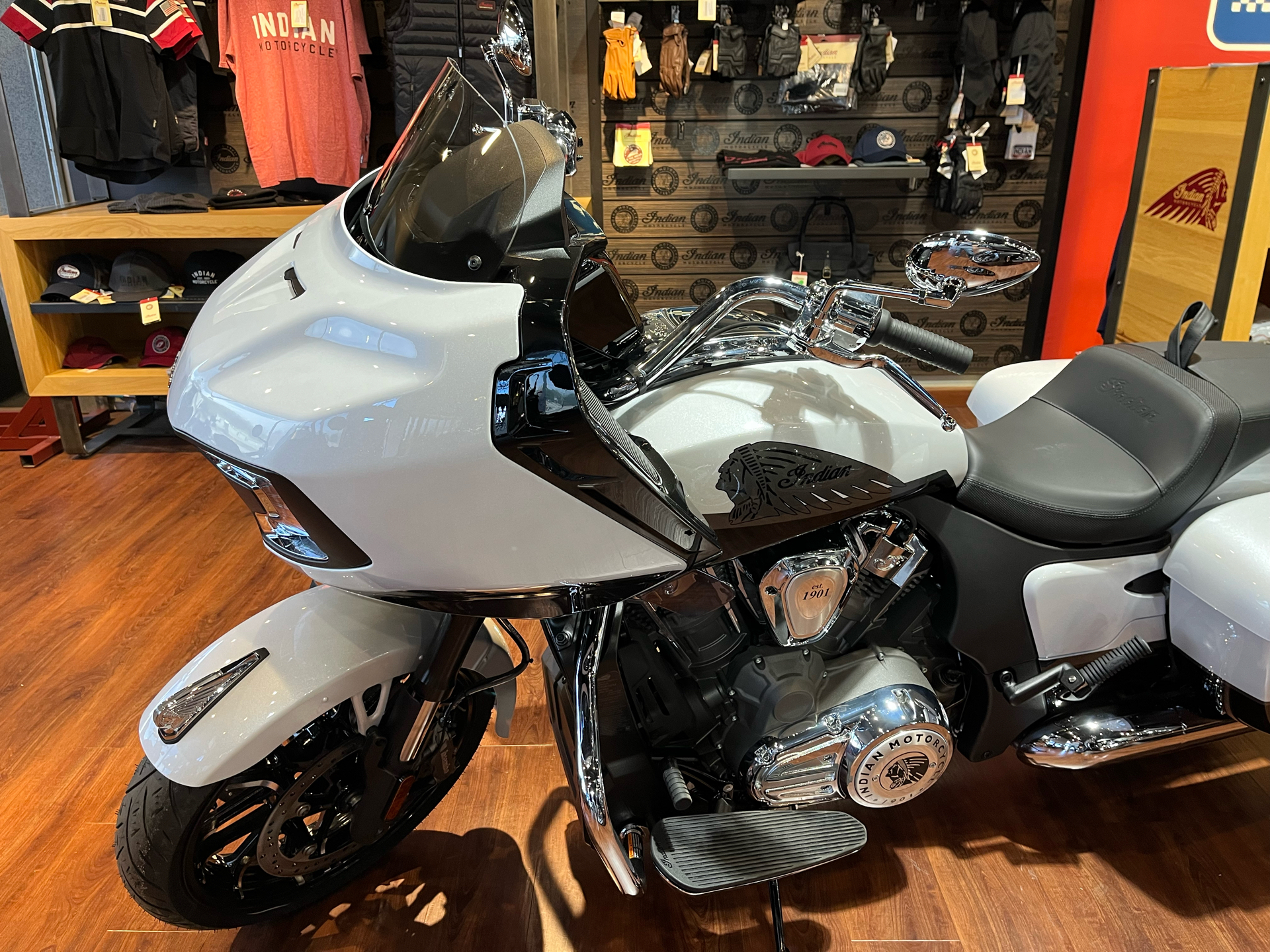 2024 Indian Motorcycle Challenger® Limited in Greer, South Carolina - Photo 8
